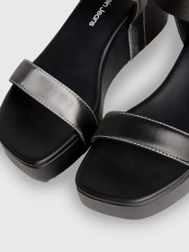 Сандалії Calvin Klein Wedge Block Sandal Metallic Dc модель YW0YW01366-0GN Фото