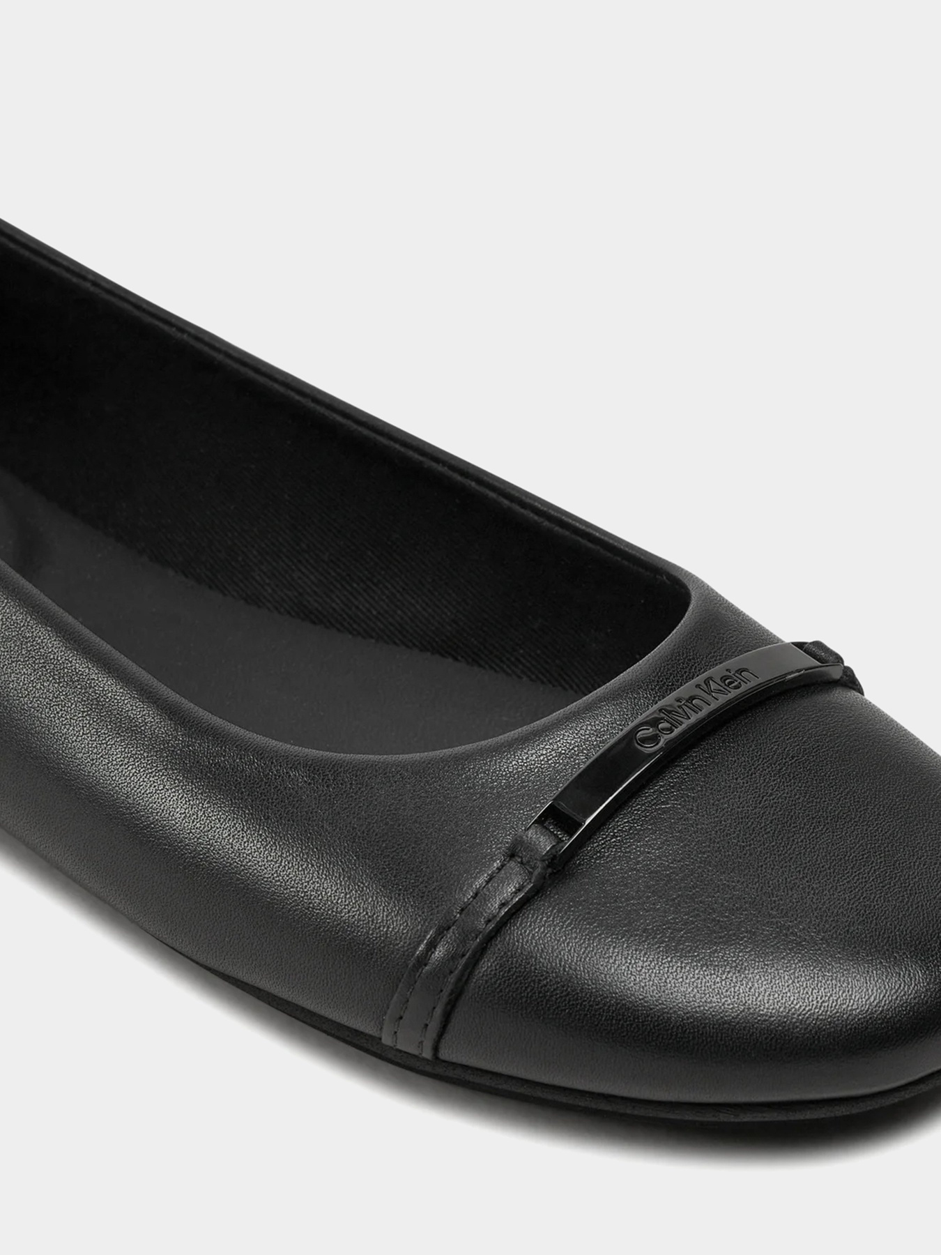 Туфли и лоферы Calvin Klein Ballerina модель HW0HW02145-BEH Туфли и лоферы Calvin Klein Ballerina модель HW0HW02145-BEH Фото