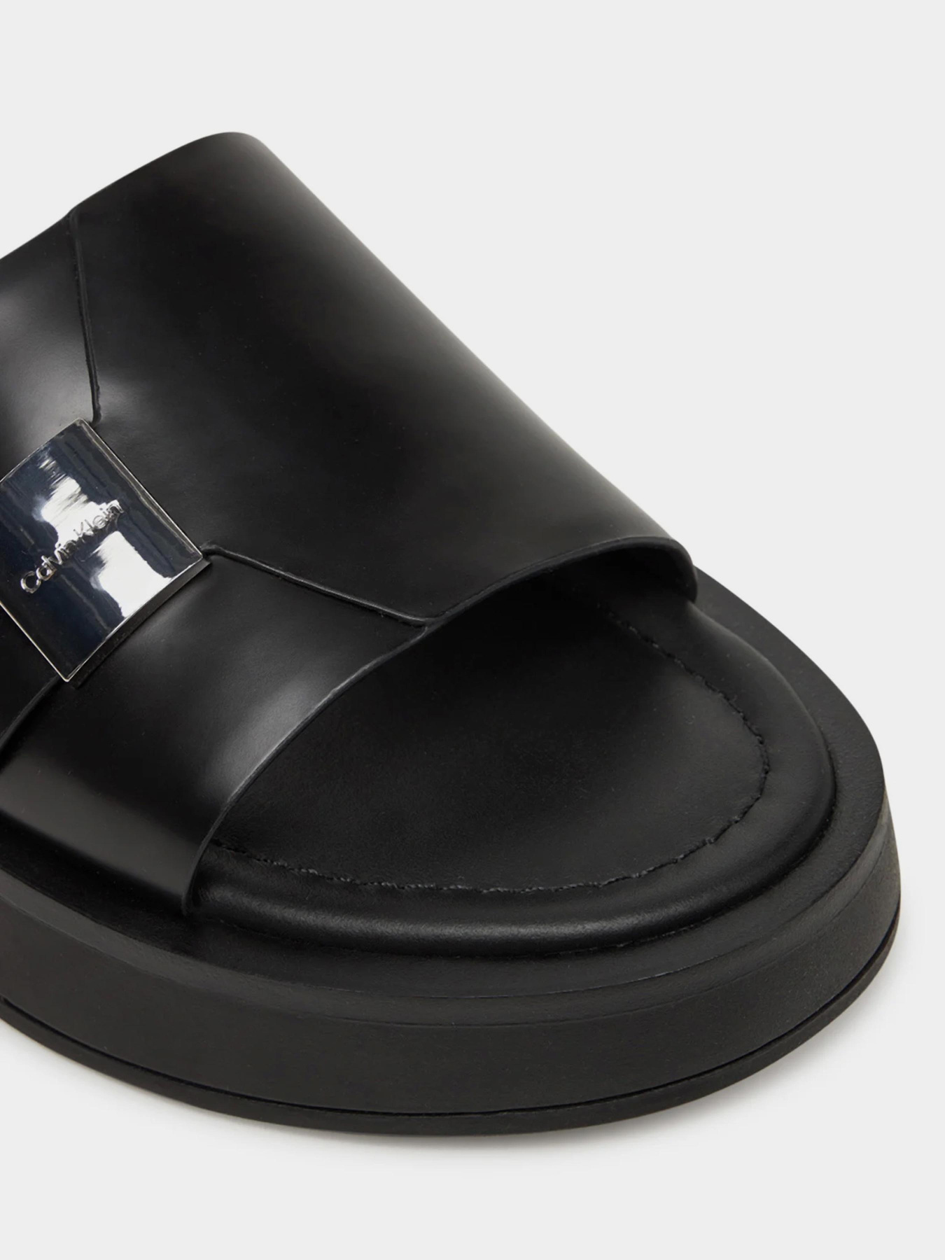 Шльопанці Calvin Klein модель HW0HW02368-BEH Фото