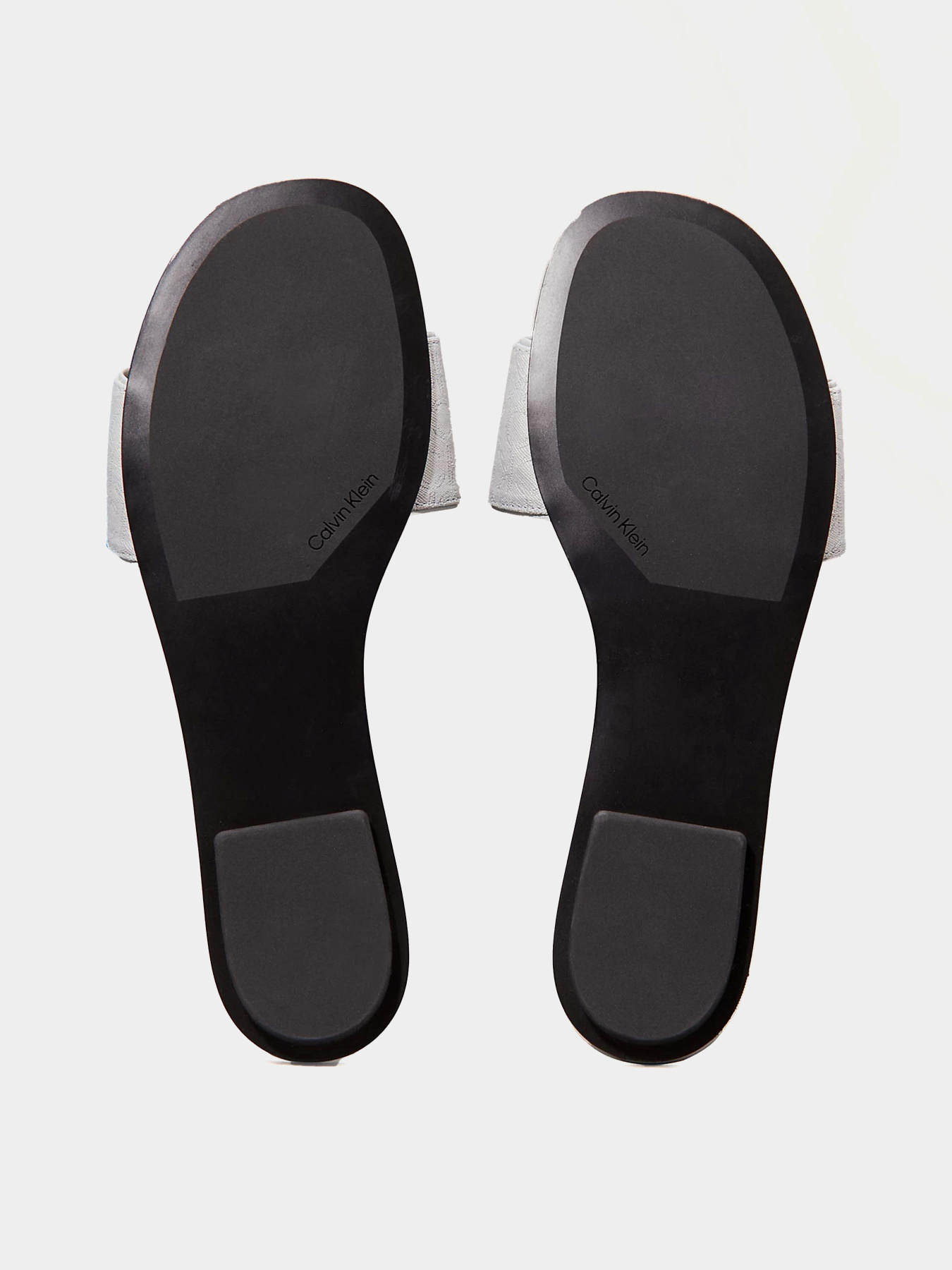 Шльопанці Calvin Klein модель HW0HW02388-PDE Фото