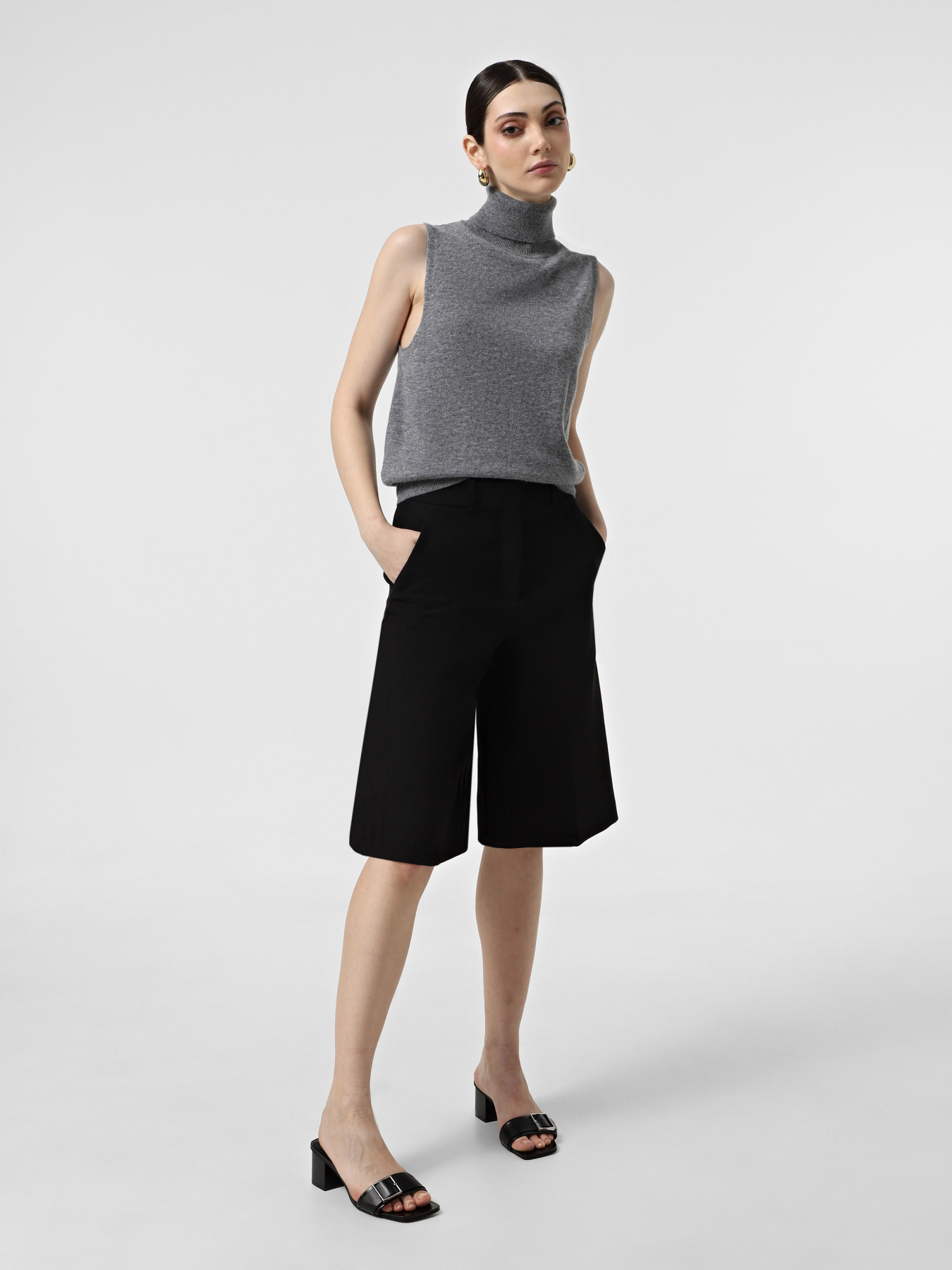 Шльопанці Calvin Klein модель HW0HW02478-BEH Фото