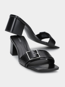 Шльопанці Calvin Klein модель HW0HW02478-BEH Фото