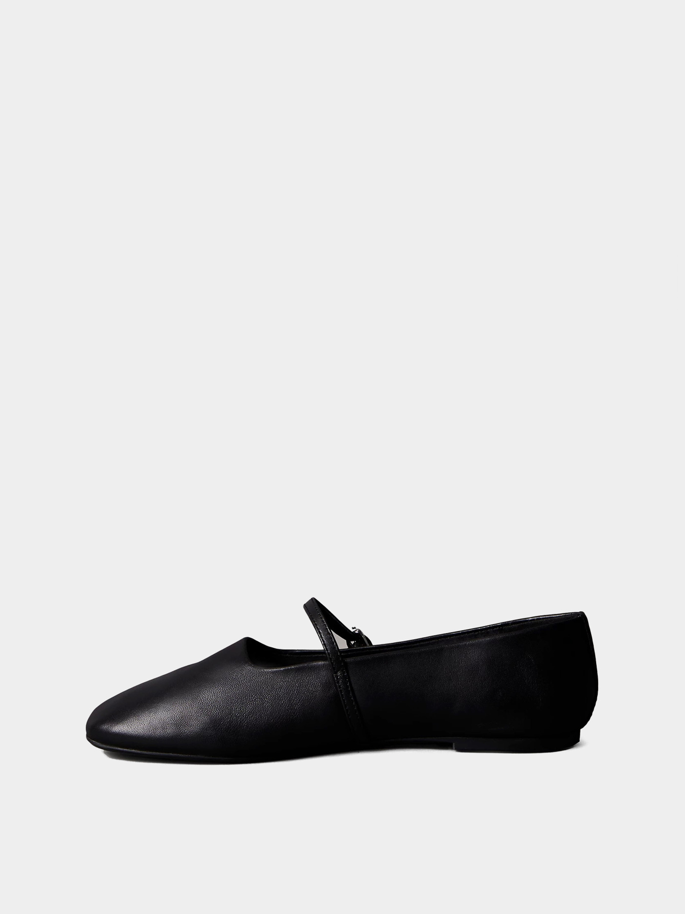 Туфлі та лофери Calvin Klein OBLIQUE BALLERINA MJ LTH HDW модель HW0HW02847-BEH Туфлі та лофери Calvin Klein OBLIQUE BALLERINA MJ LTH HDW модель HW0HW02847-BEH Фото
