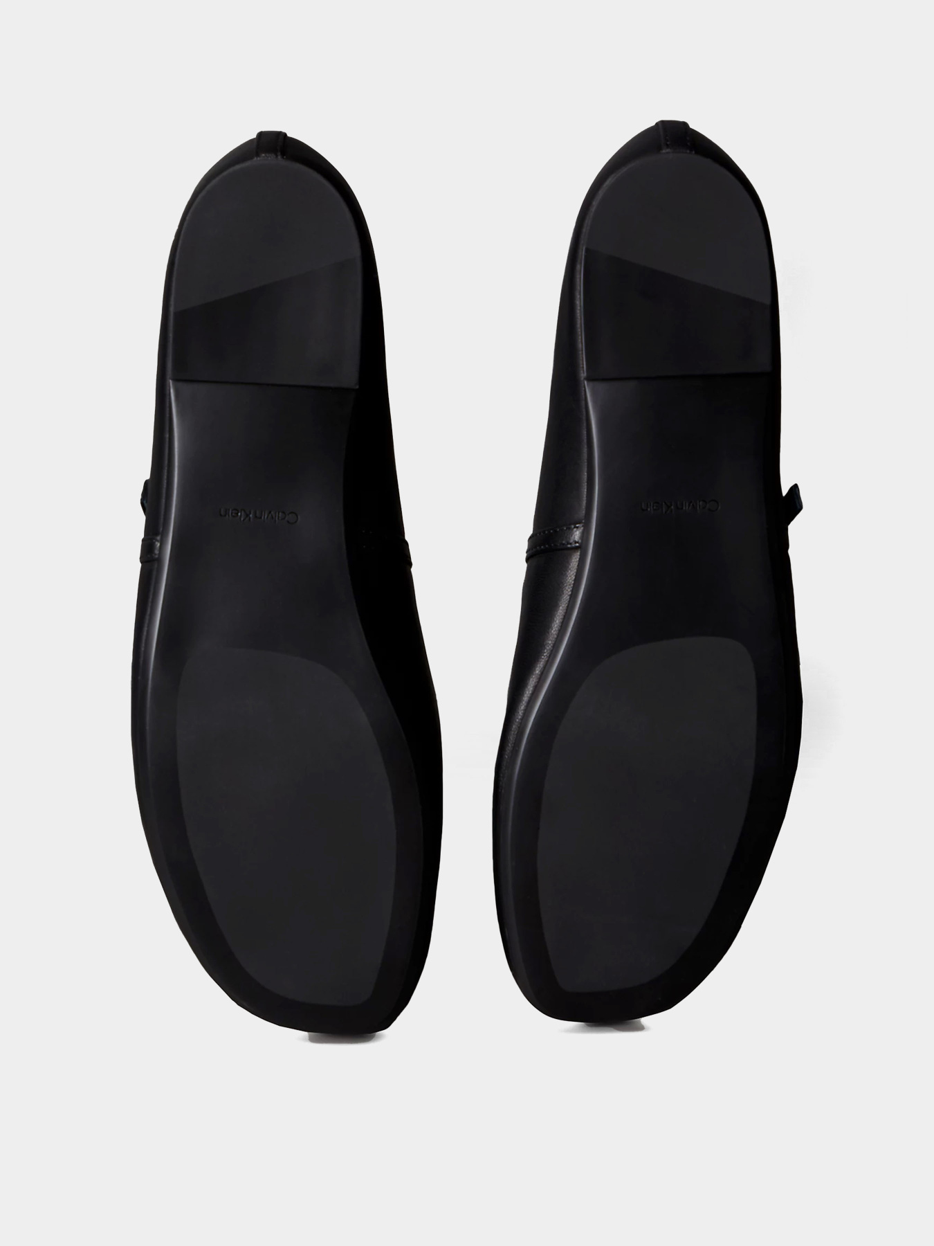 Туфлі та лофери Calvin Klein OBLIQUE BALLERINA MJ LTH HDW модель HW0HW02847-BEH Туфлі та лофери Calvin Klein OBLIQUE BALLERINA MJ LTH HDW модель HW0HW02847-BEH Фото