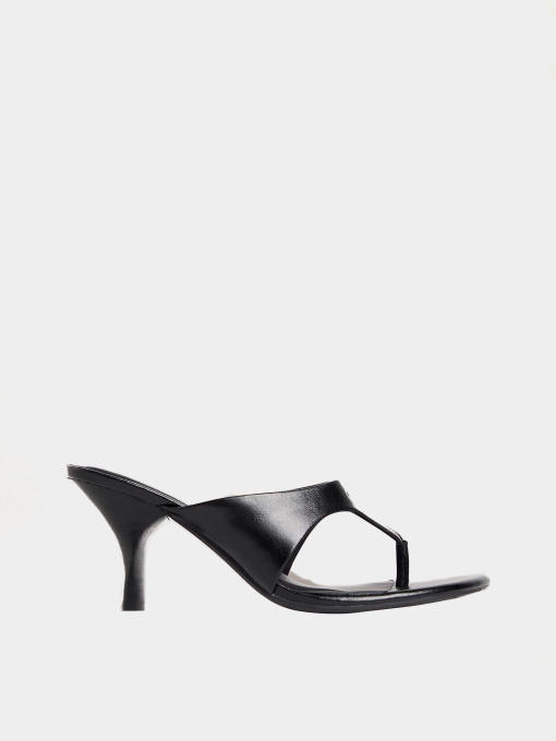 Шлёпанцы Calvin Klein SCULPT KITT HEEL SNDL THONG LT модель HW0HW02920-0GJ Фото