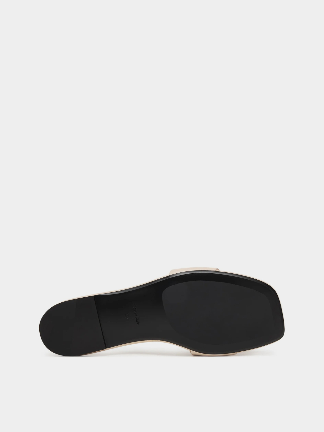 Шльопанці Calvin Klein SQUARE FLAT SANDAL EMBLEM модель HW0HW03128-Z01 Фото