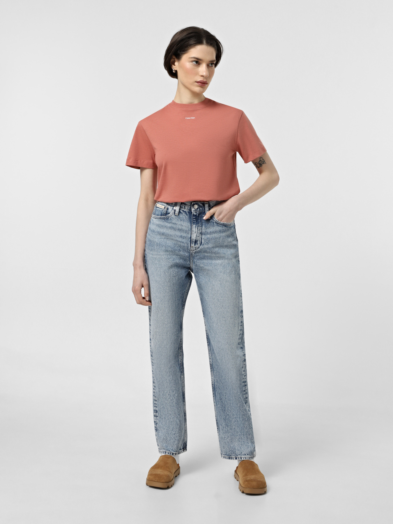 Джинси Calvin Klein Jeans High Rise Straight модель J20J224031-1A4 Джинси Calvin Klein Jeans High Rise Straight модель J20J224031-1A4 Фото
