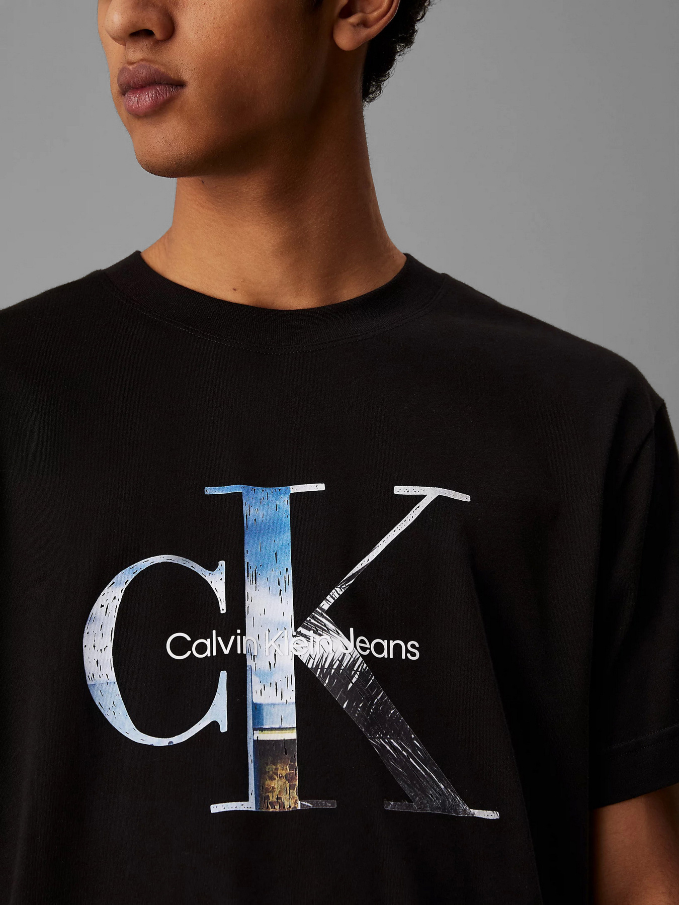 Футболки и поло Calvin Klein Jeans модель J30J327483-BEH Фото