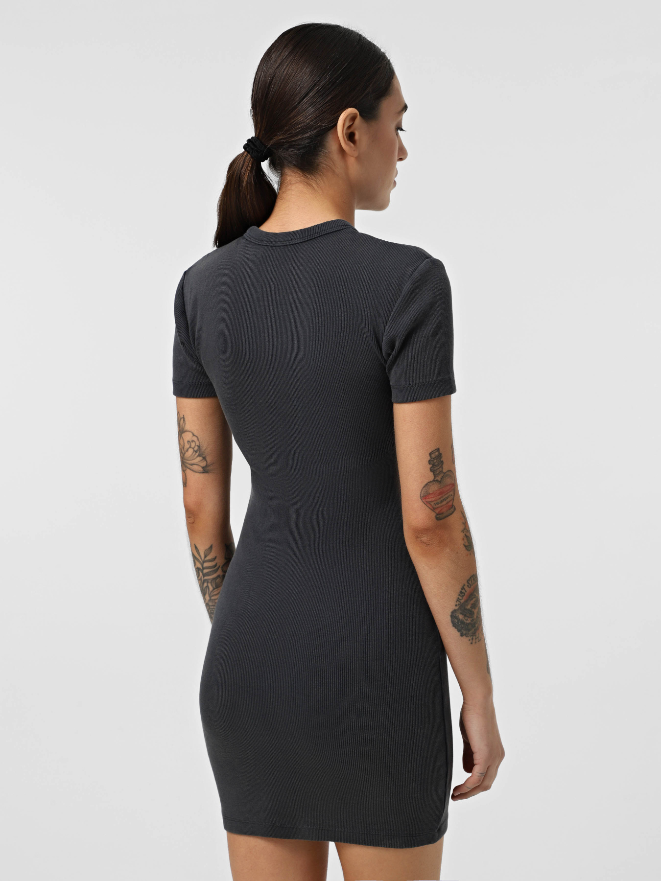 Платья Calvin Klein Jeans модель J20J225265-PT2 Фото