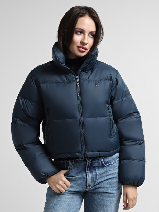 Куртки и дубленки Calvin Klein Jeans модель J20J223577-PPK Фото