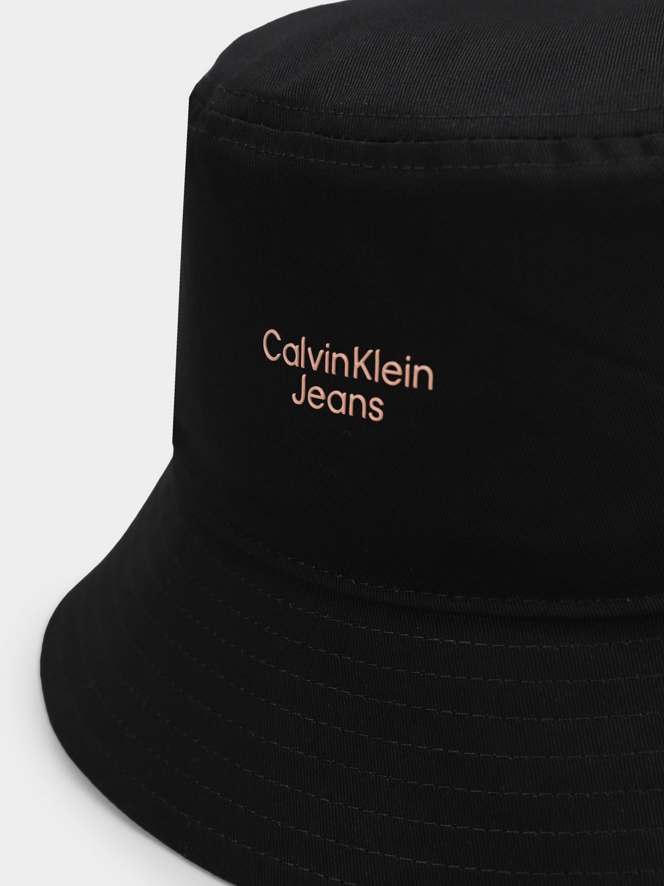 Шапки та кепки Calvin Klein Dynamic Bucket Hat модель K60K609385_BDS Шапки та кепки Calvin Klein Dynamic Bucket Hat модель K60K609385_BDS Фото