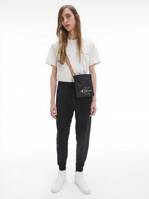 Футболки і поло Calvin Klein модель J30J320181_ACF Фото