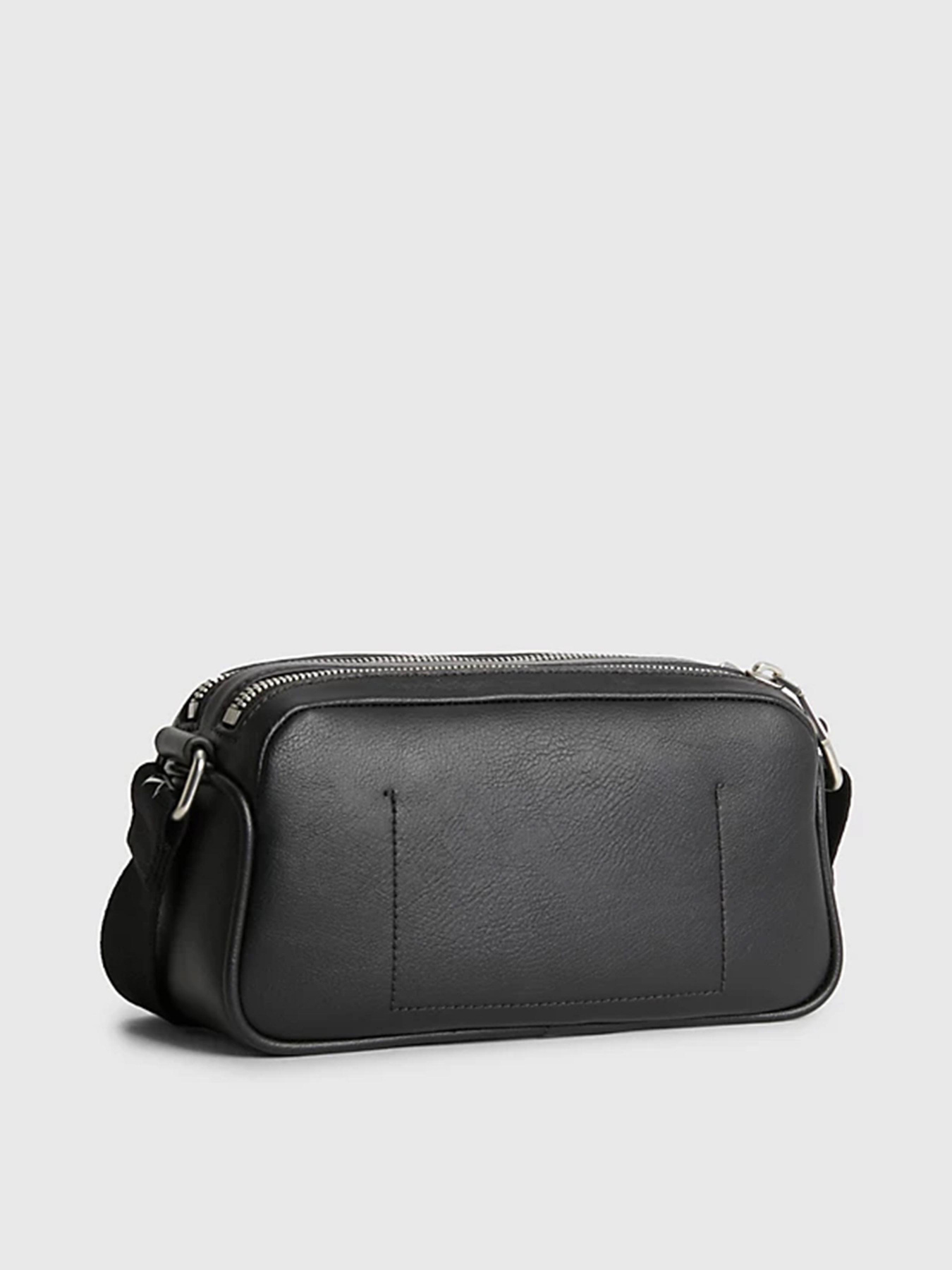 Сумки Calvin Klein Ultralight Dbl Zip Camera Bag21 модель K60K610326-BDS Сумки Calvin Klein Ultralight Dbl Zip Camera Bag21 модель K60K610326-BDS Фото