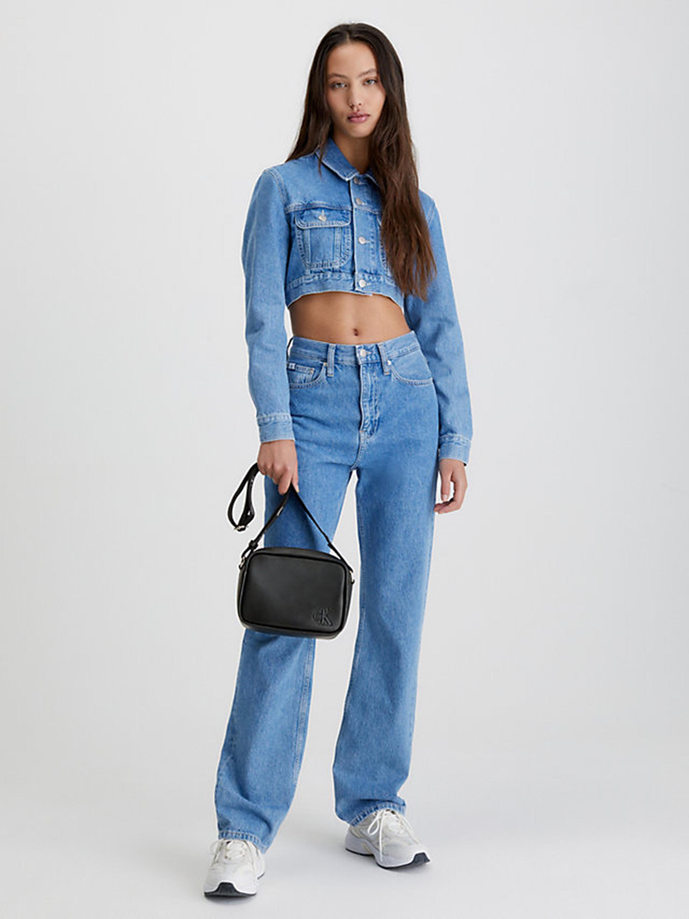 Сумки Calvin Klein Ultralight Dbl Zip Camera Bag21 модель K60K610326-BDS Сумки Calvin Klein Ultralight Dbl Zip Camera Bag21 модель K60K610326-BDS Фото