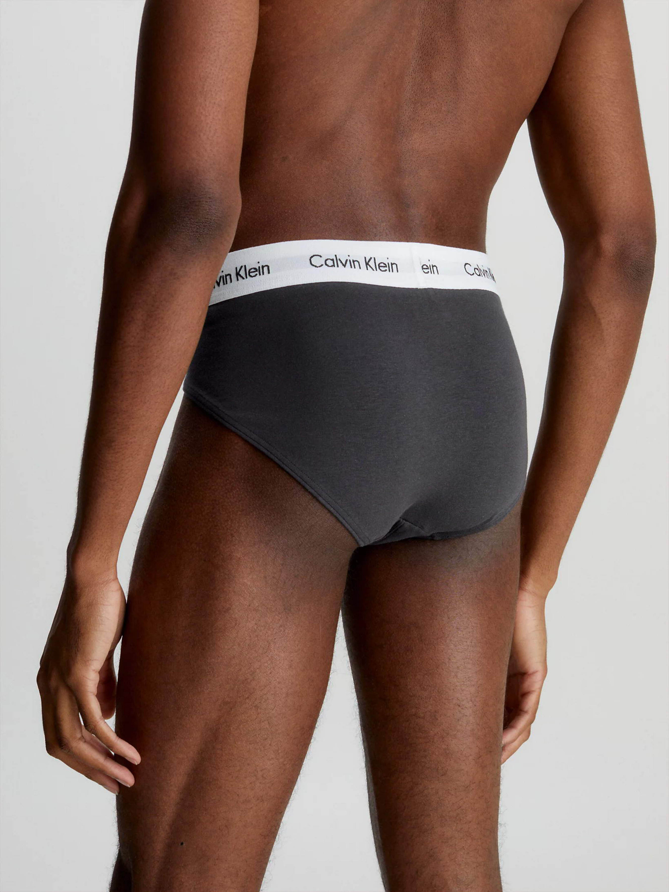 Нижнее белье Calvin Klein Underwear 3P Hip Brief модель 0000U2661G-H4U Нижнее белье Calvin Klein Underwear 3P Hip Brief модель 0000U2661G-H4U Фото