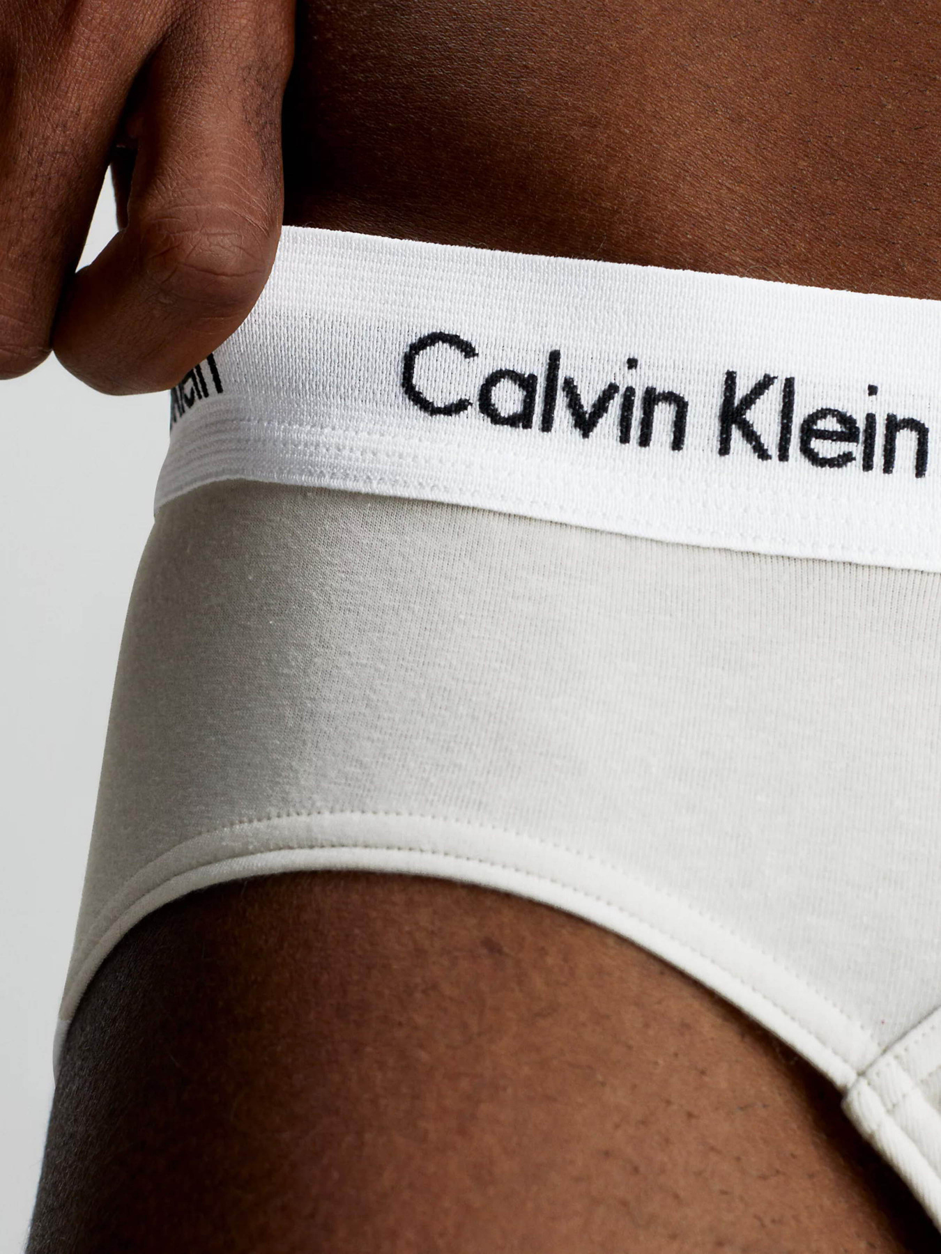 Нижнее белье Calvin Klein Underwear 3P Hip Brief модель 0000U2661G-H4U Нижнее белье Calvin Klein Underwear 3P Hip Brief модель 0000U2661G-H4U Фото