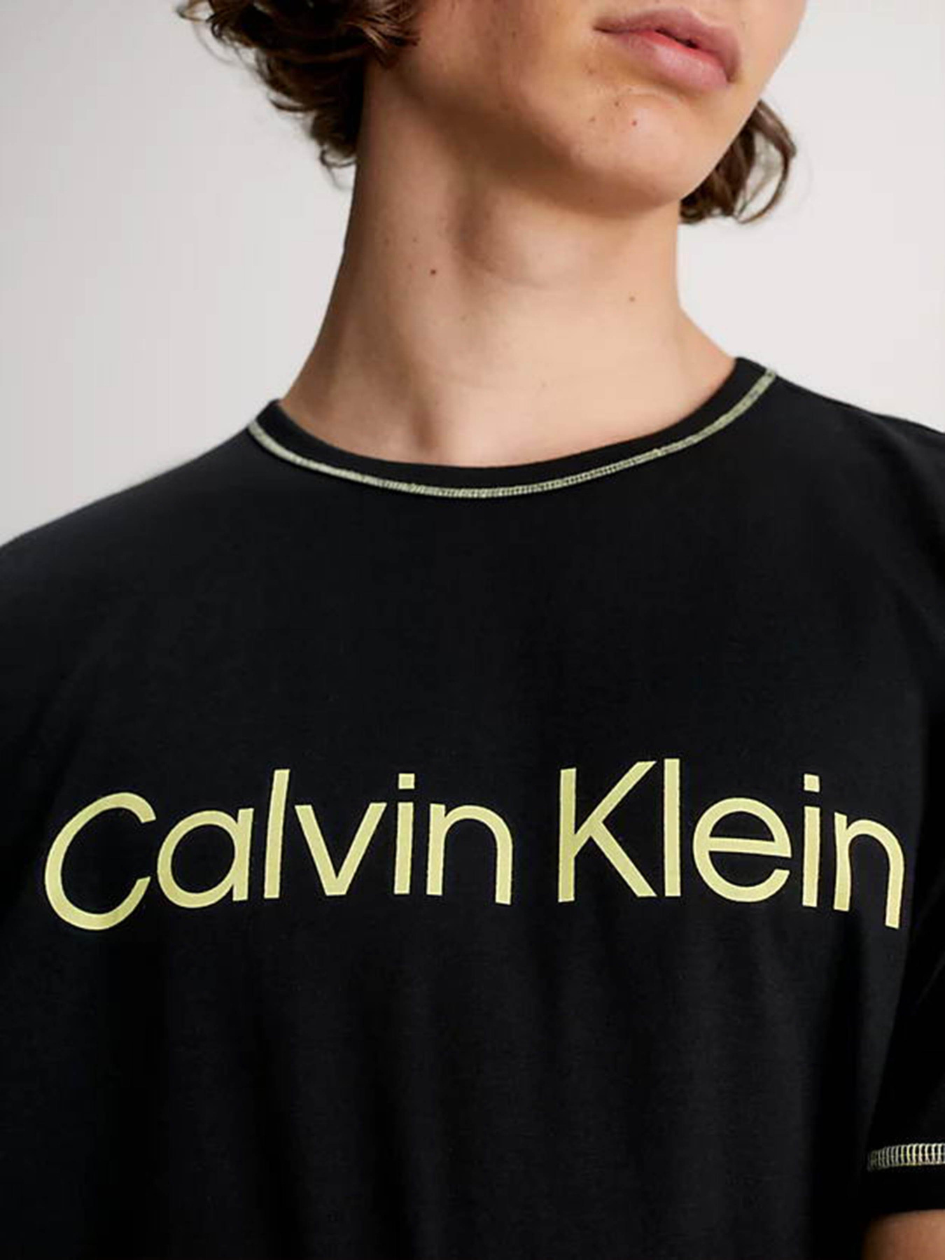Футболки и поло Calvin Klein Underwear Motion Logo Modern Comfort Short Sleeve модель 000NM2456E-UB1 Фото