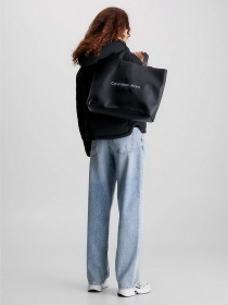 Сумки Calvin Klein Sculpted Slim Tote34 Mono модель K60K610825-0GJ Фото