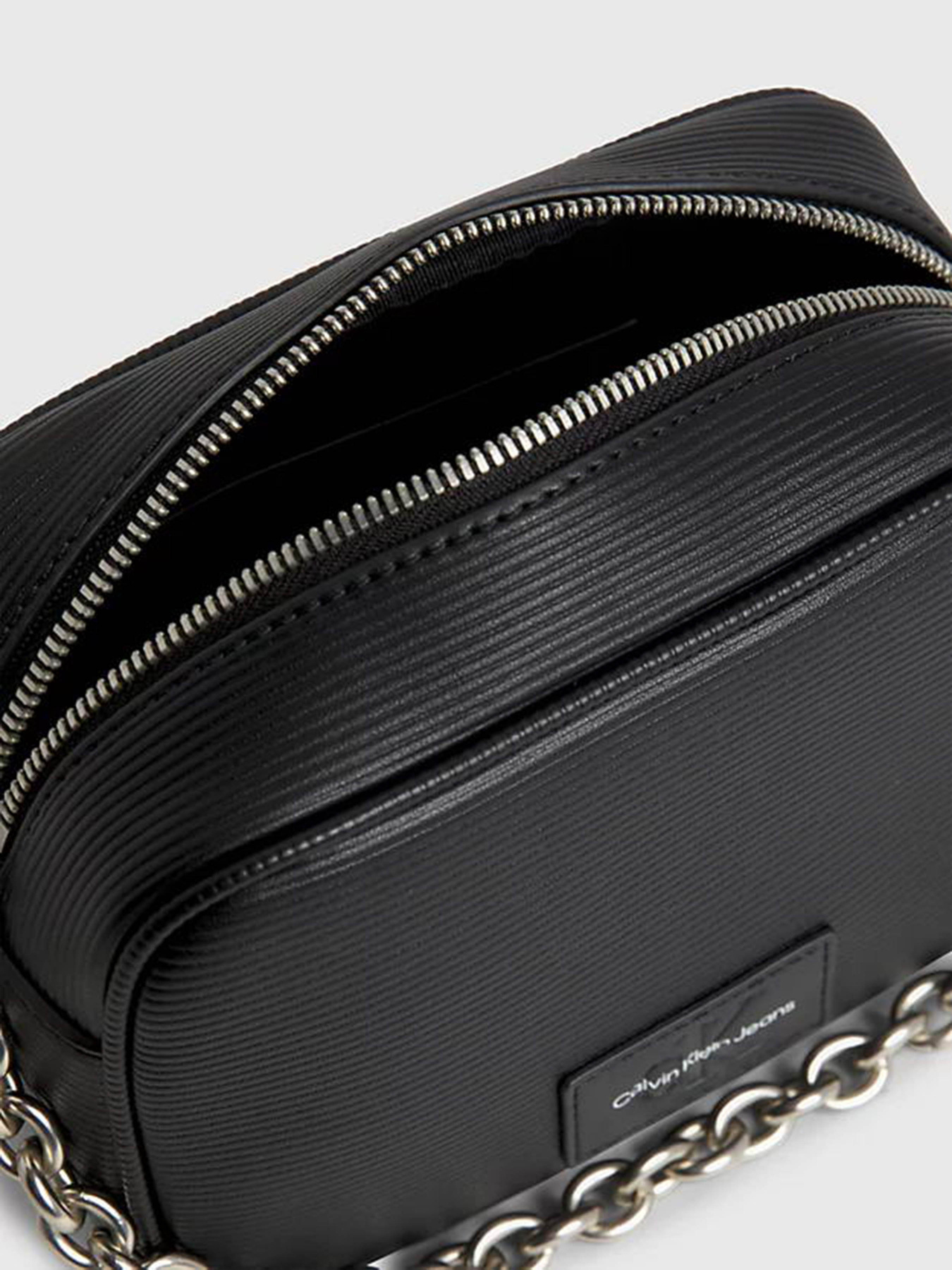 Сумки Calvin Klein Sculpted Camera Bag18 W/Chain модель K60K611189-BDS Фото