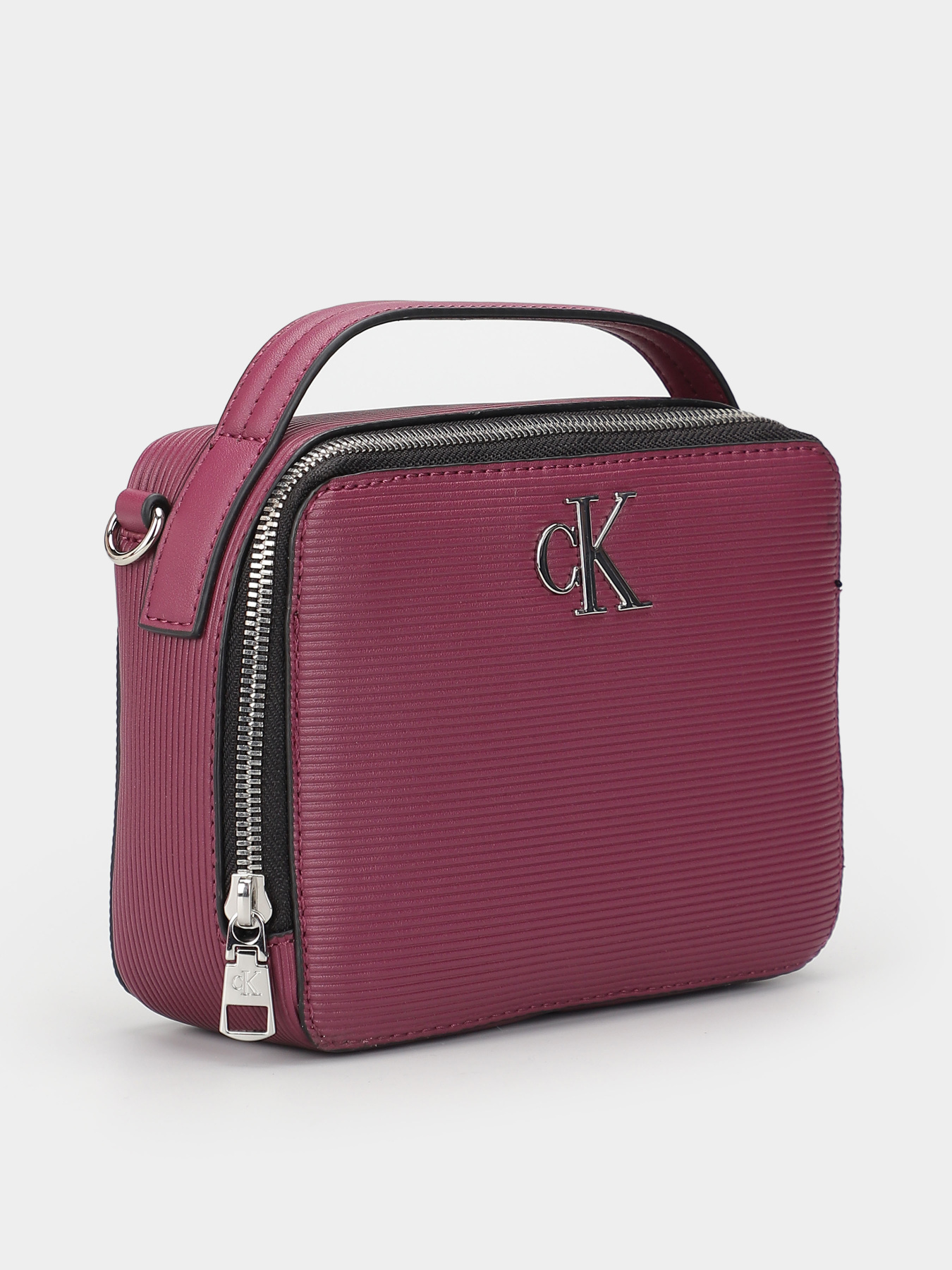 Сумки Calvin Klein Minimal Monogram Camera Bag18 модель K60K611222-VAC Сумки Calvin Klein Minimal Monogram Camera Bag18 модель K60K611222-VAC Фото