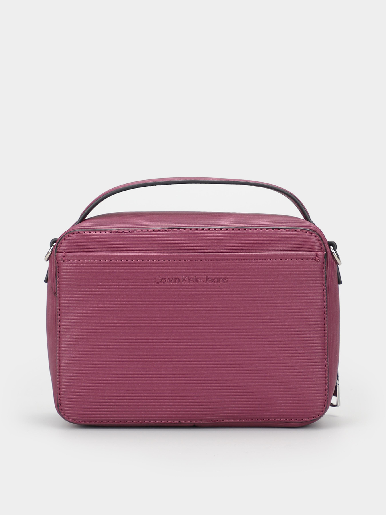 Сумки Calvin Klein Minimal Monogram Camera Bag18 модель K60K611222-VAC Сумки Calvin Klein Minimal Monogram Camera Bag18 модель K60K611222-VAC Фото