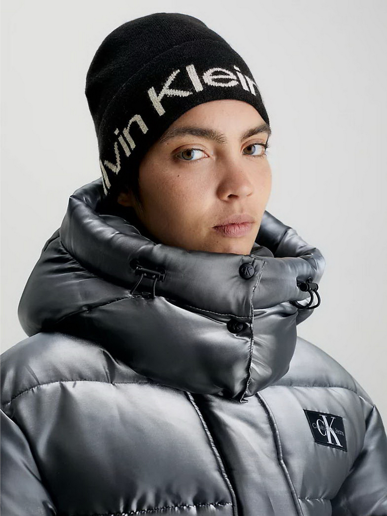 Шапки та кепки Calvin Klein Logo Beanie модель K60K611271-BDS Фото