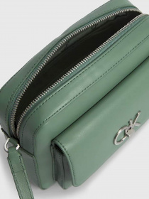 Сумки Calvin Klein Re-Lock Camera Bag W/Flap модель K60K611083-LKG Фото