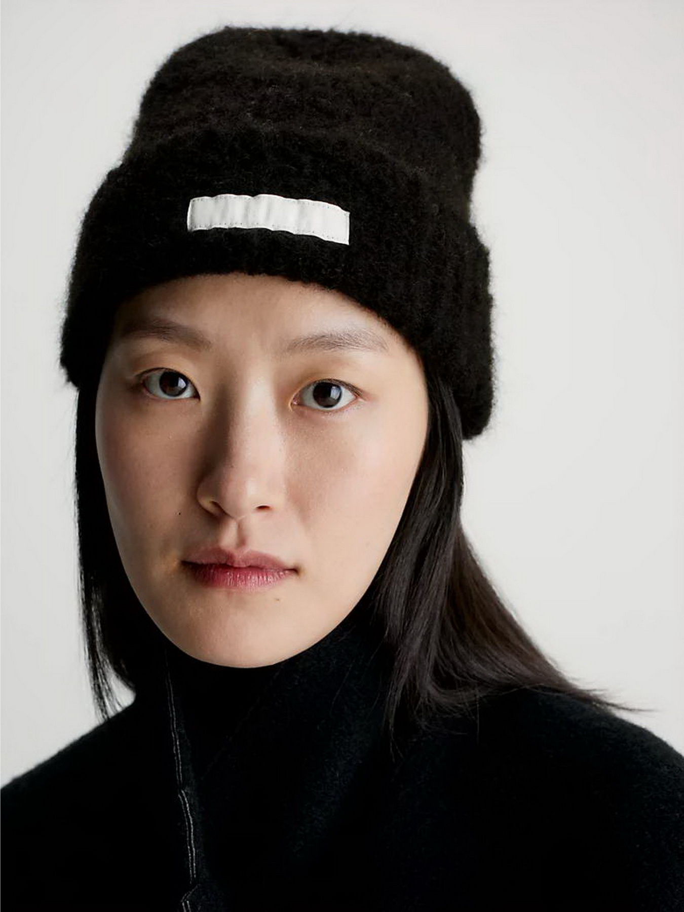 Шапки та кепки Calvin Klein Satin Label Wool-Blend Beanie модель K60K611161-BAX Шапки та кепки Calvin Klein Satin Label Wool-Blend Beanie модель K60K611161-BAX Фото