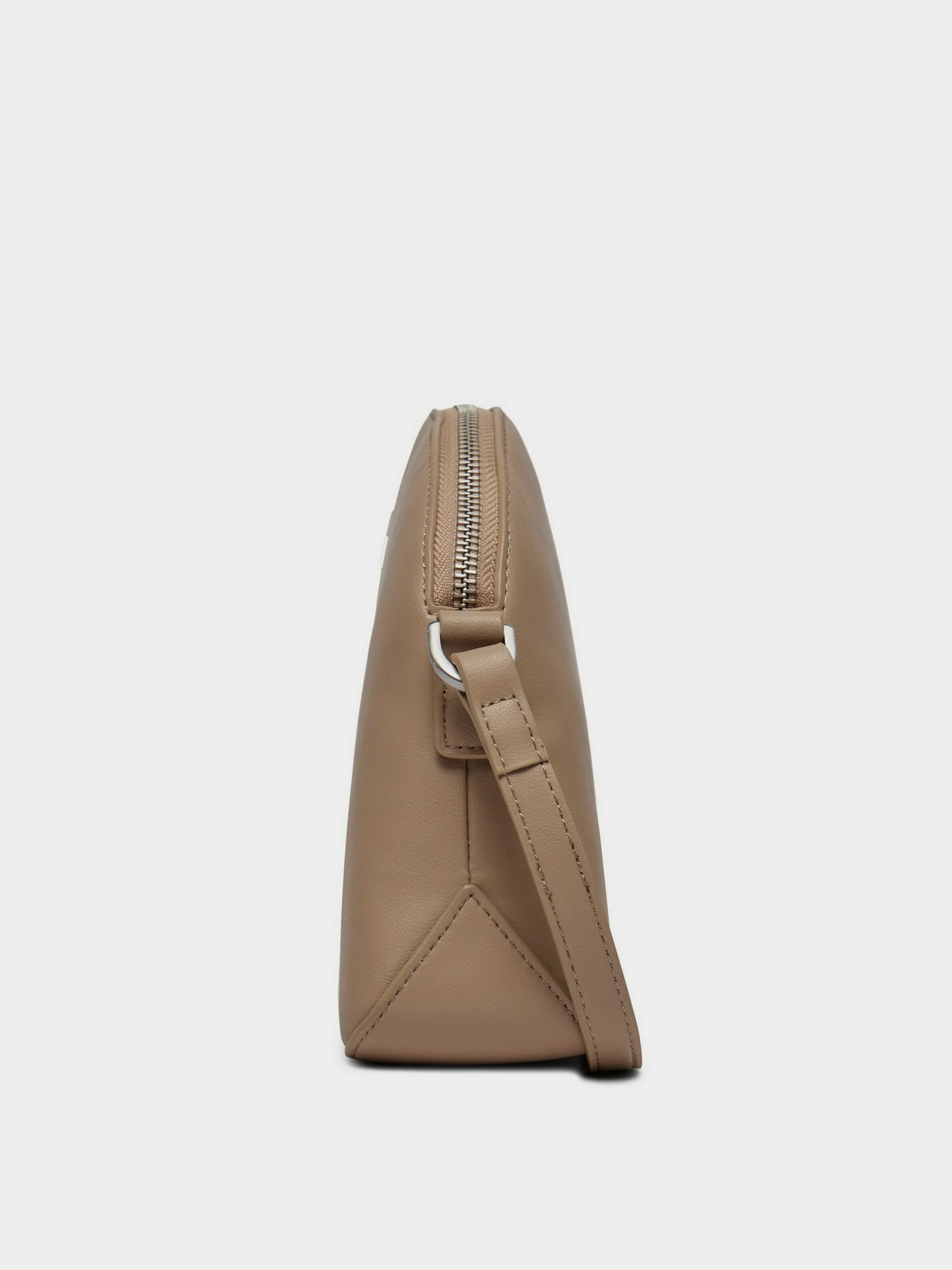 Сумки Calvin Klein Re-Lock Seasonal Crossbody Md модель K60K611444-PFA Сумки Calvin Klein Re-Lock Seasonal Crossbody Md модель K60K611444-PFA Фото