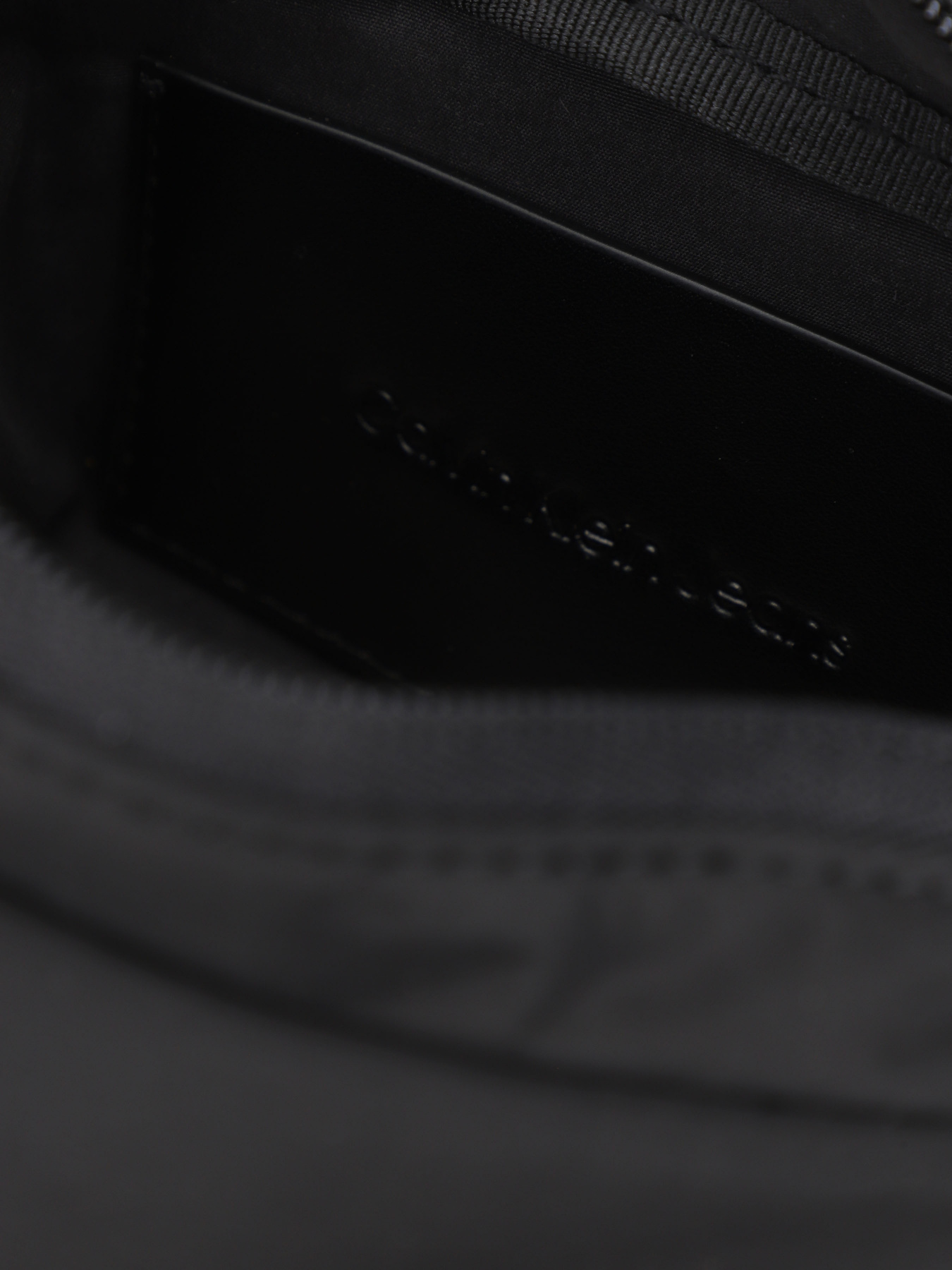 Сумки Calvin Klein Block Sq Camerabag21 Ny модель K60K611557-BEH Фото