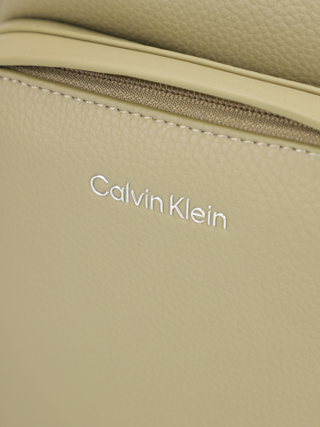 Сумки Calvin Klein Ck Must Reporter S модель K50K511606-MSS Фото