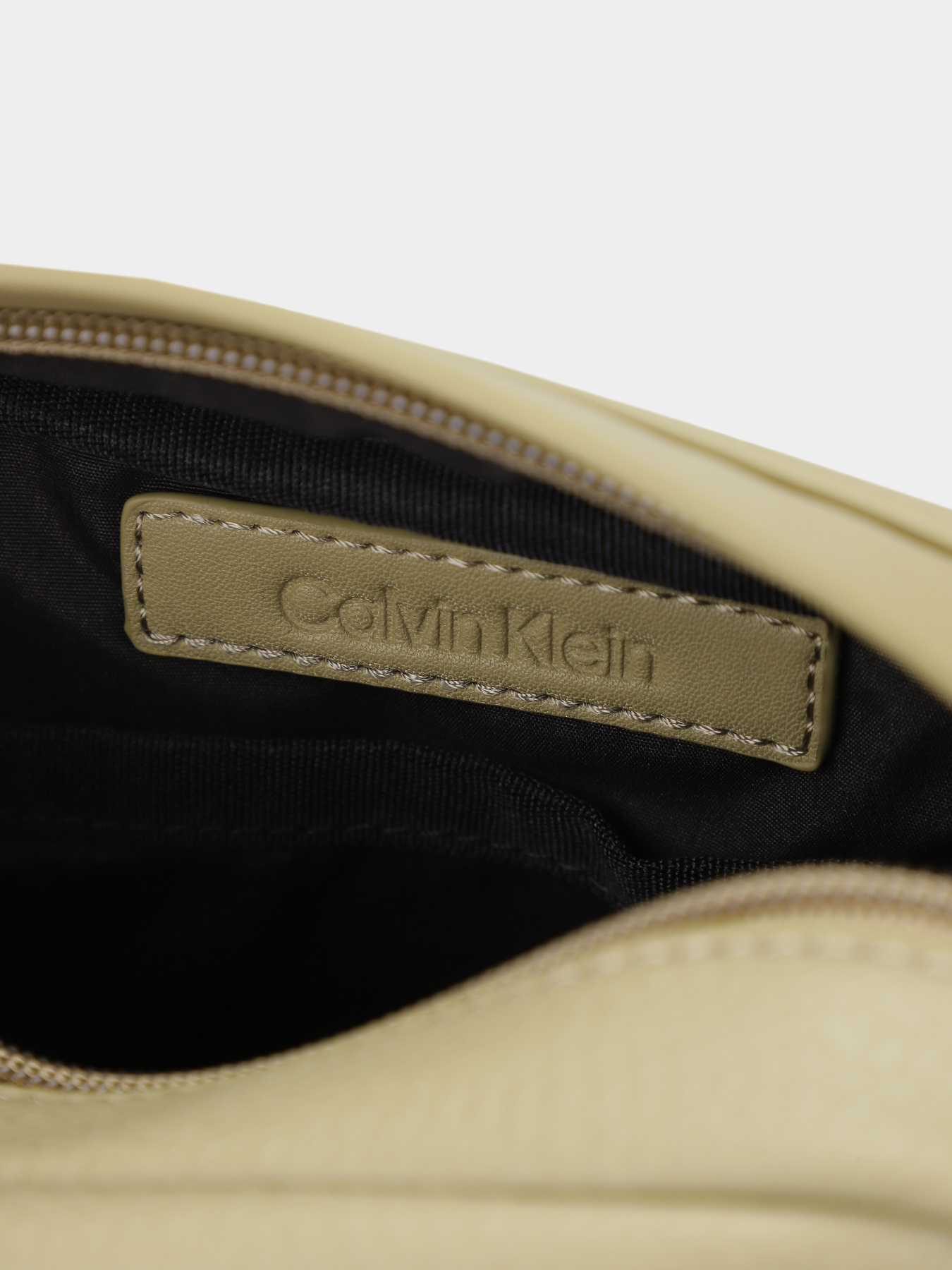 Сумки Calvin Klein Ck Must Reporter S модель K50K511606-MSS Фото