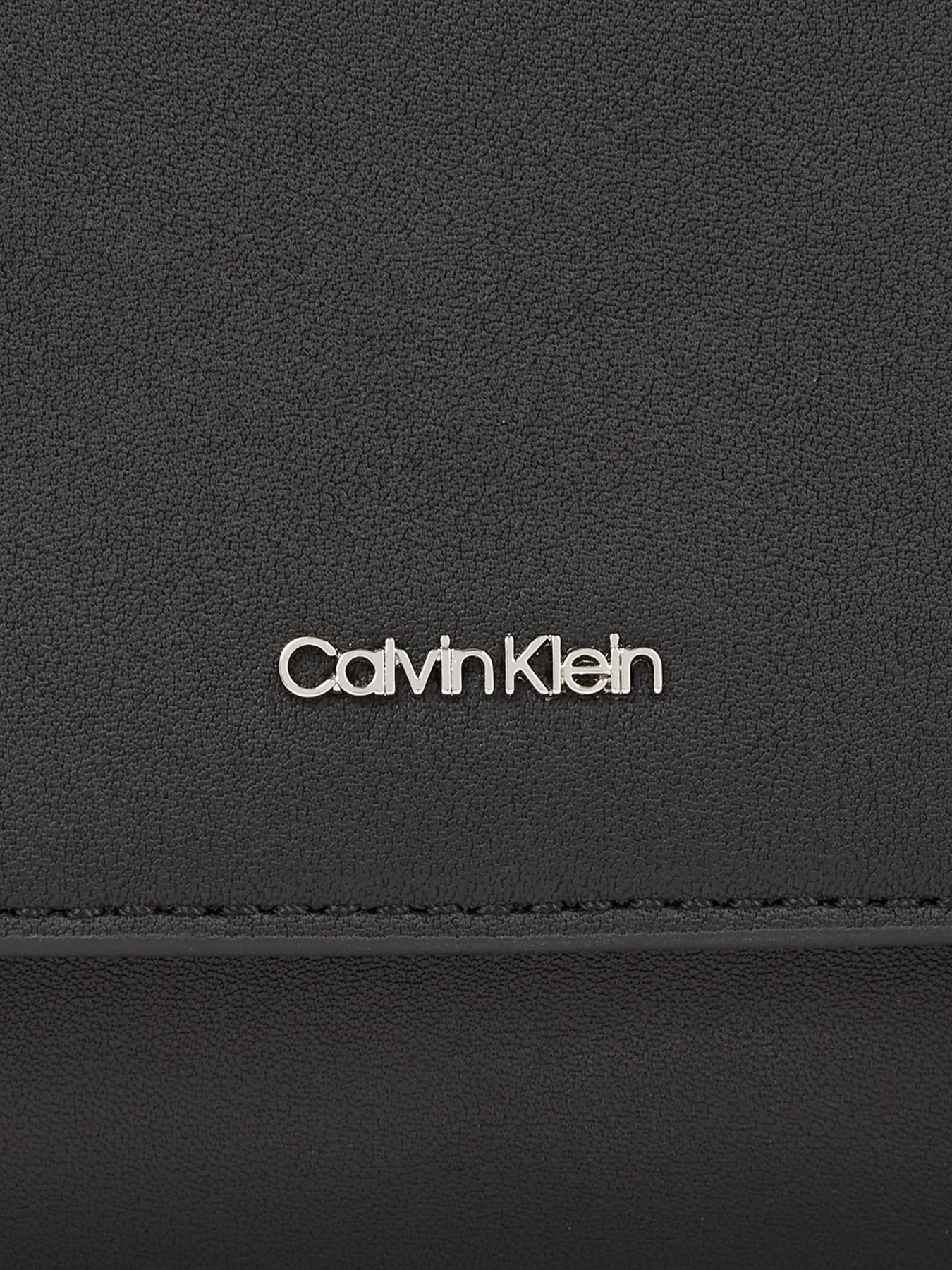 Сумки Calvin Klein Ck Must модель K60K611928-BEH Сумки Calvin Klein Ck Must модель K60K611928-BEH Фото