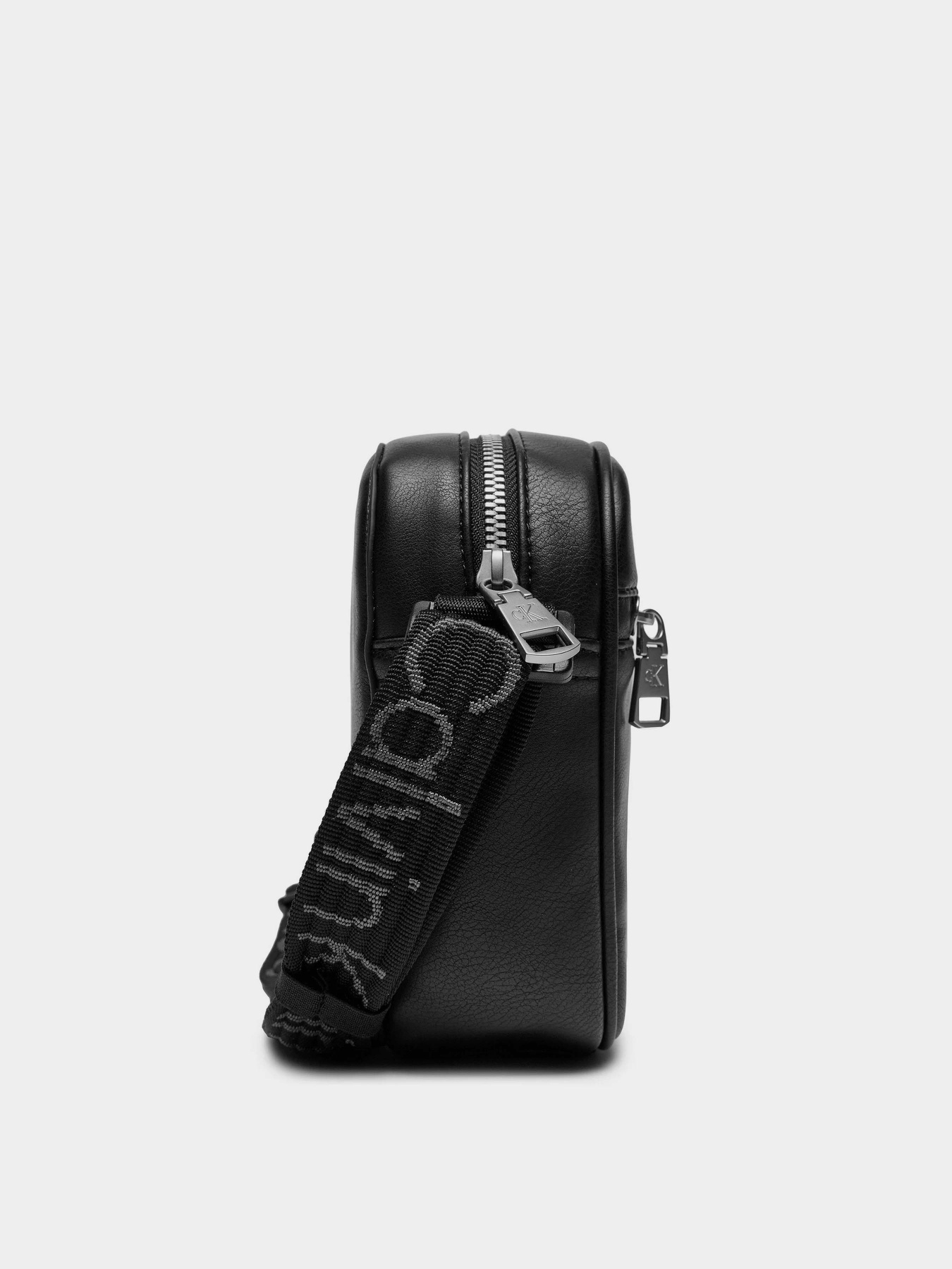 Сумки Calvin Klein Ultralight Sq Camera Bag18 Pu модель K50K511788-BEH Фото