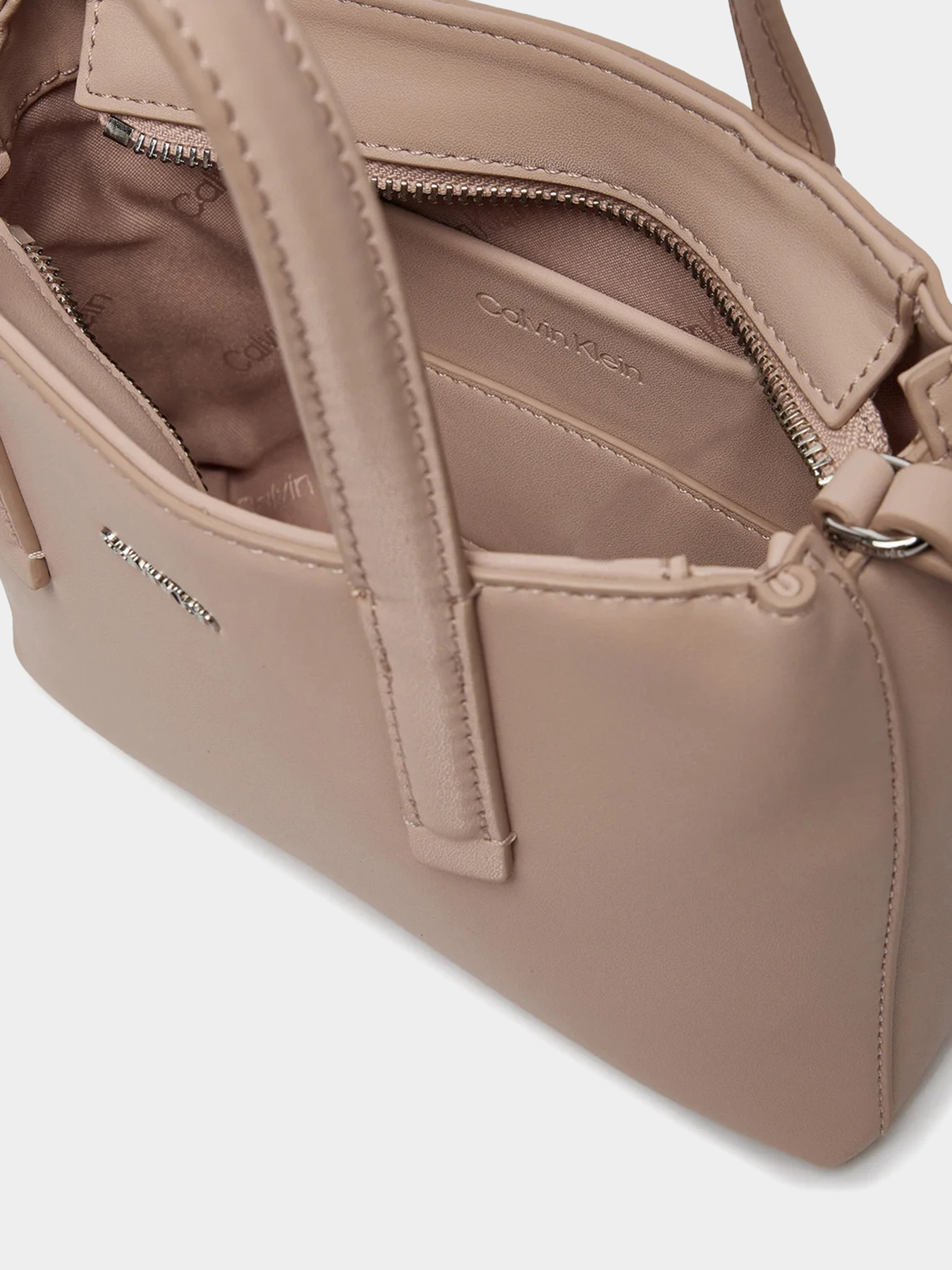 Сумки Calvin Klein Must Mini Tote модель K60K612170-PE1 Сумки Calvin Klein Must Mini Tote модель K60K612170-PE1 Фото
