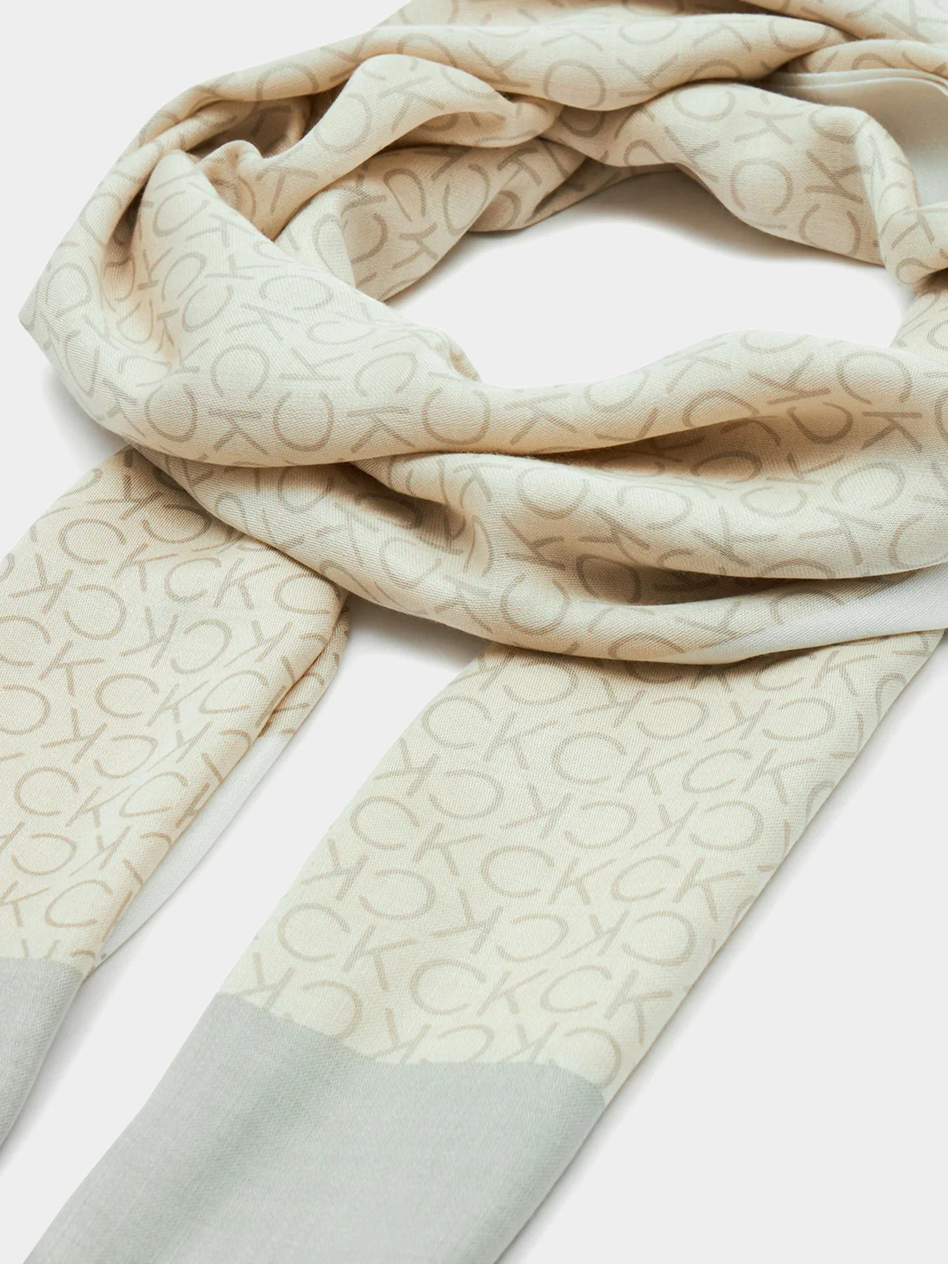 Шарфи та хустки Calvin Klein Geo Minimal модель K60K610228-PEG Шарфи та хустки Calvin Klein Geo Minimal модель K60K610228-PEG Фото