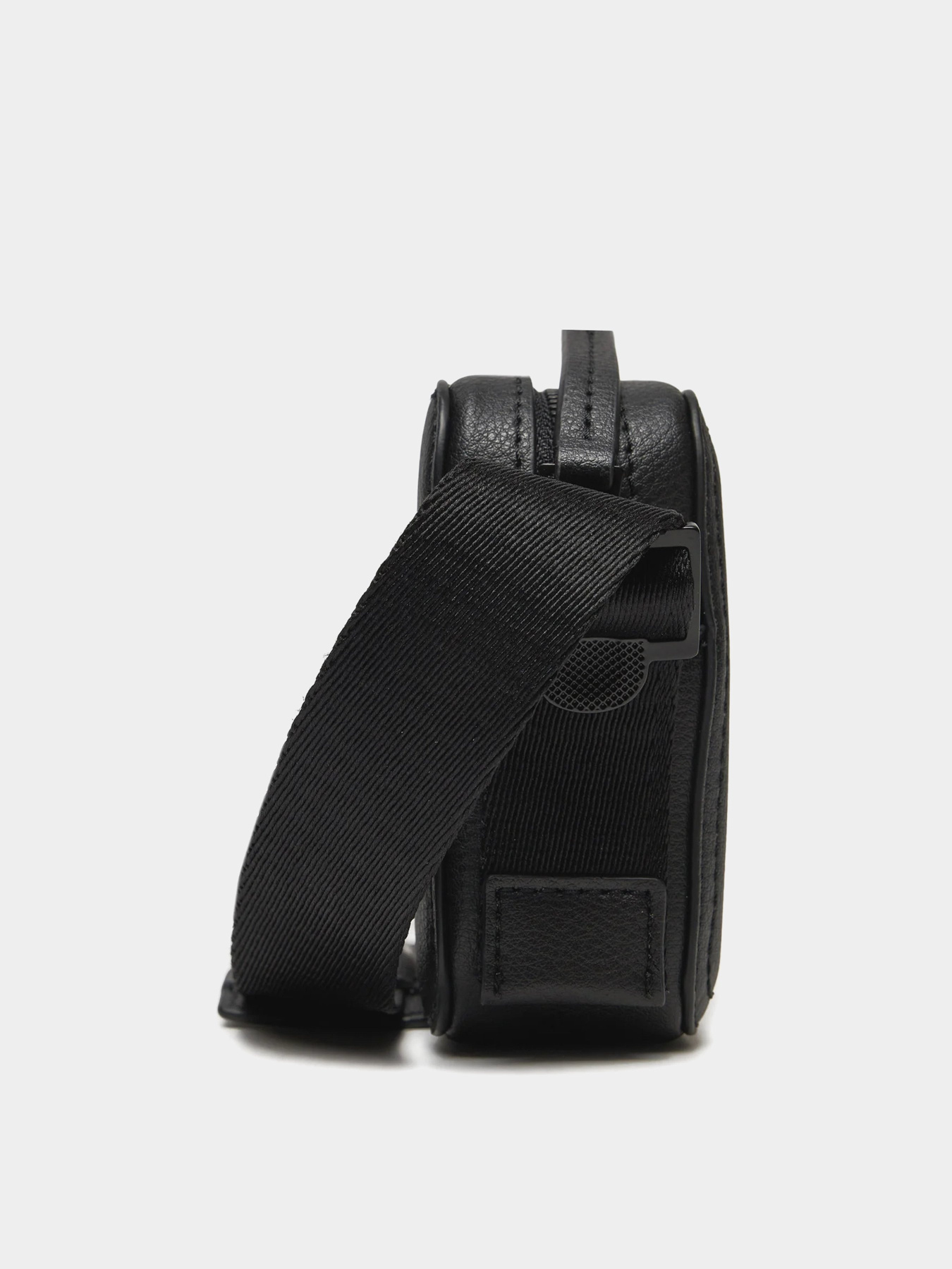 Сумки Calvin Klein Minimal Focus Camera модель K50K511850-BEH Сумки Calvin Klein Minimal Focus Camera модель K50K511850-BEH Фото