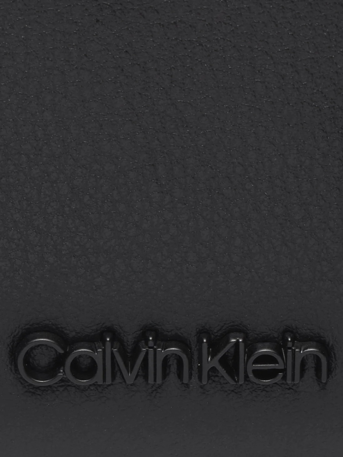 Сумки Calvin Klein Minimal Focus Camera модель K50K511850-BEH Сумки Calvin Klein Minimal Focus Camera модель K50K511850-BEH Фото