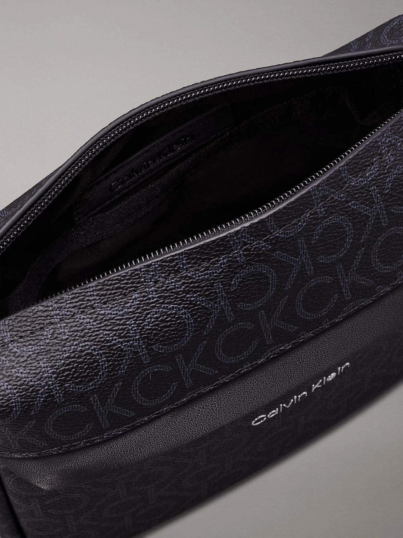 Сумки Calvin Klein Must модель K50K512198-0GJ Фото