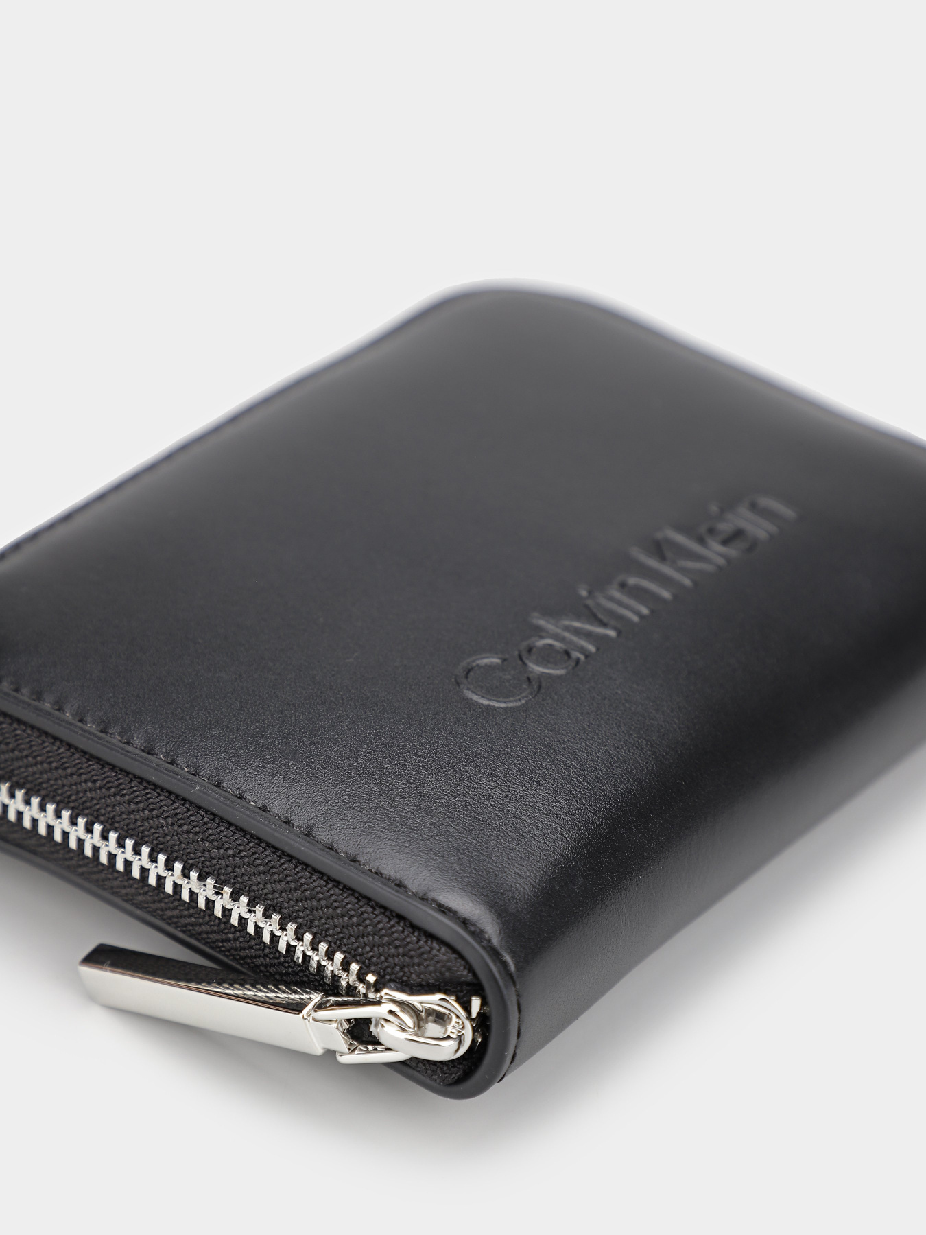 Гаманці Calvin Klein Embossed Logo модель K60K612437-BEH Гаманці Calvin Klein Embossed Logo модель K60K612437-BEH Фото