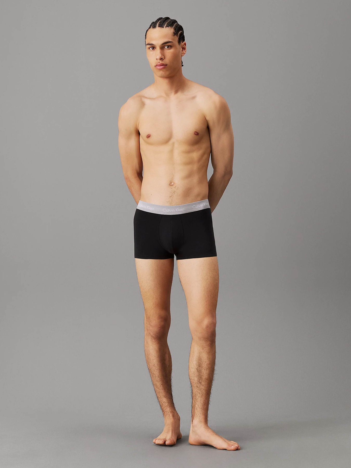 Нижнее белье Calvin Klein Underwear 3p Low Rise Trunk модель 0000U2664G-QRV Фото