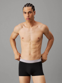 Нижнее белье Calvin Klein Underwear 3p Low Rise Trunk модель 0000U2664G-QRV Фото