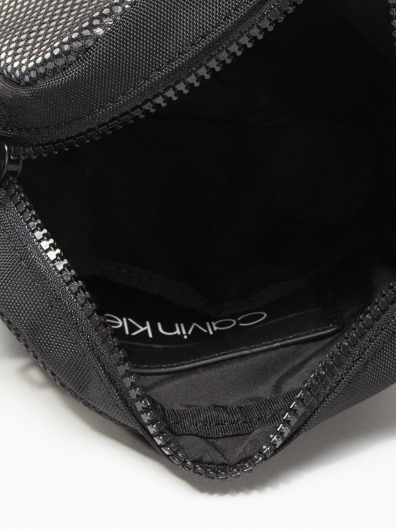 Сумки Calvin Klein модель K50K506024_BAX0 Фото