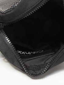 Сумки Calvin Klein модель K50K506024_BAX0 Фото