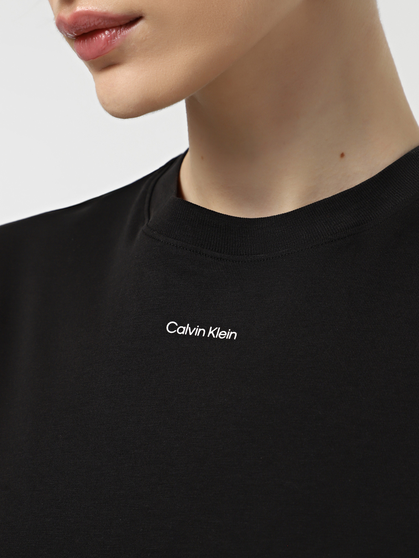 Футболки и поло Calvin Klein Nano Logo модель K20K207519-BEH Фото