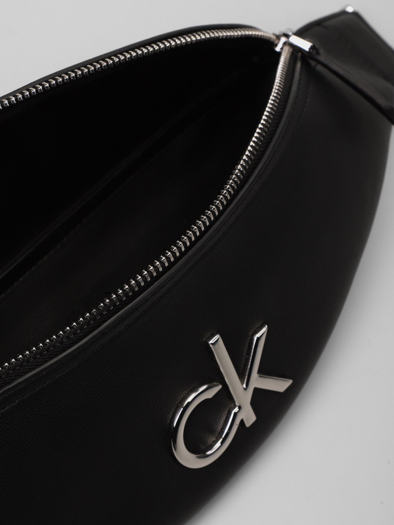 Сумки Calvin Klein Re-Lock модель K60K606778_BAX0 Фото