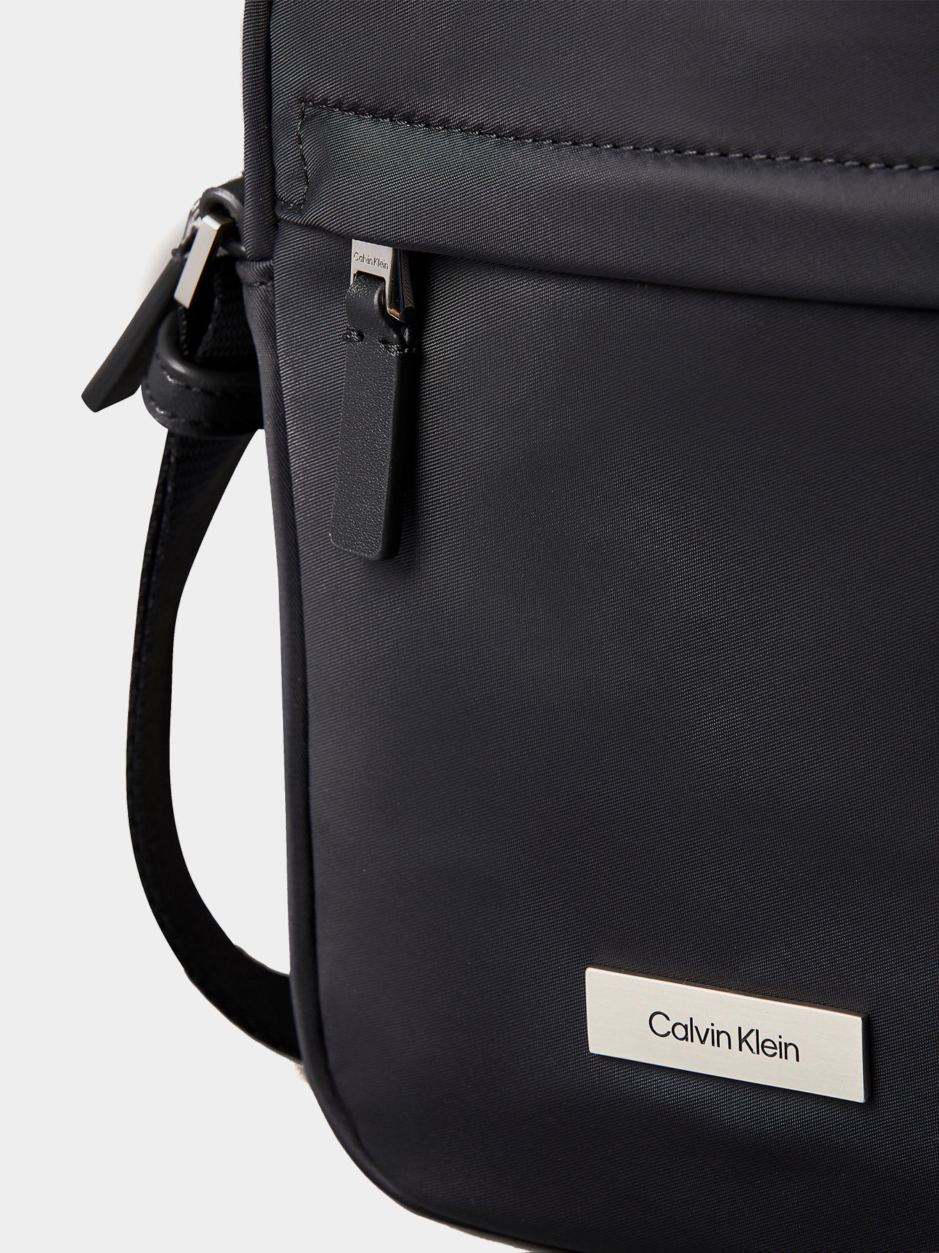 Сумки Calvin Klein SLEEK REPORTER модель LV04D3180G-UB1 Фото