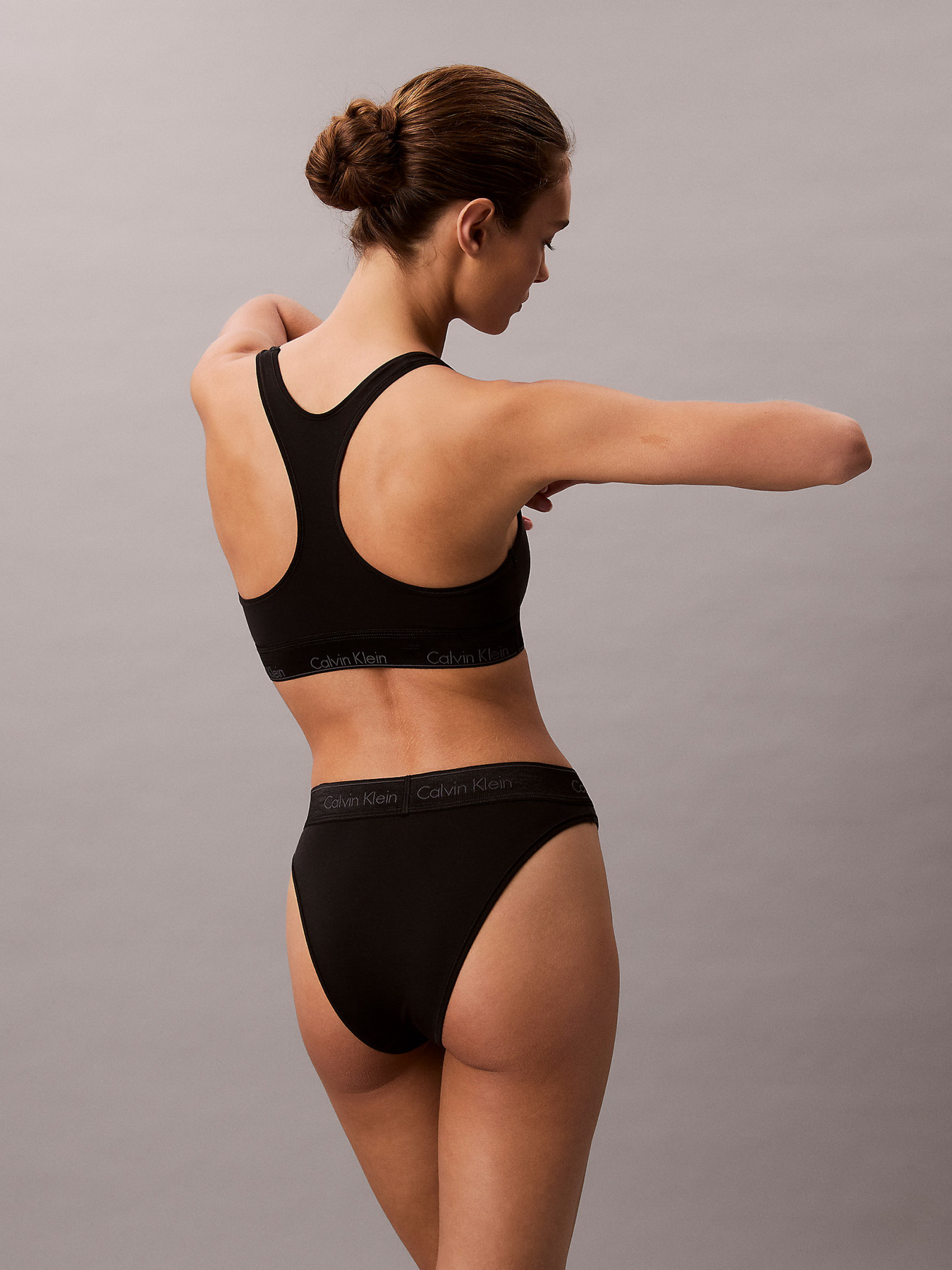 Нижнее белье Calvin Klein Underwear модель LV00QF8556-UB1 Нижнее белье Calvin Klein Underwear модель LV00QF8556-UB1 Фото