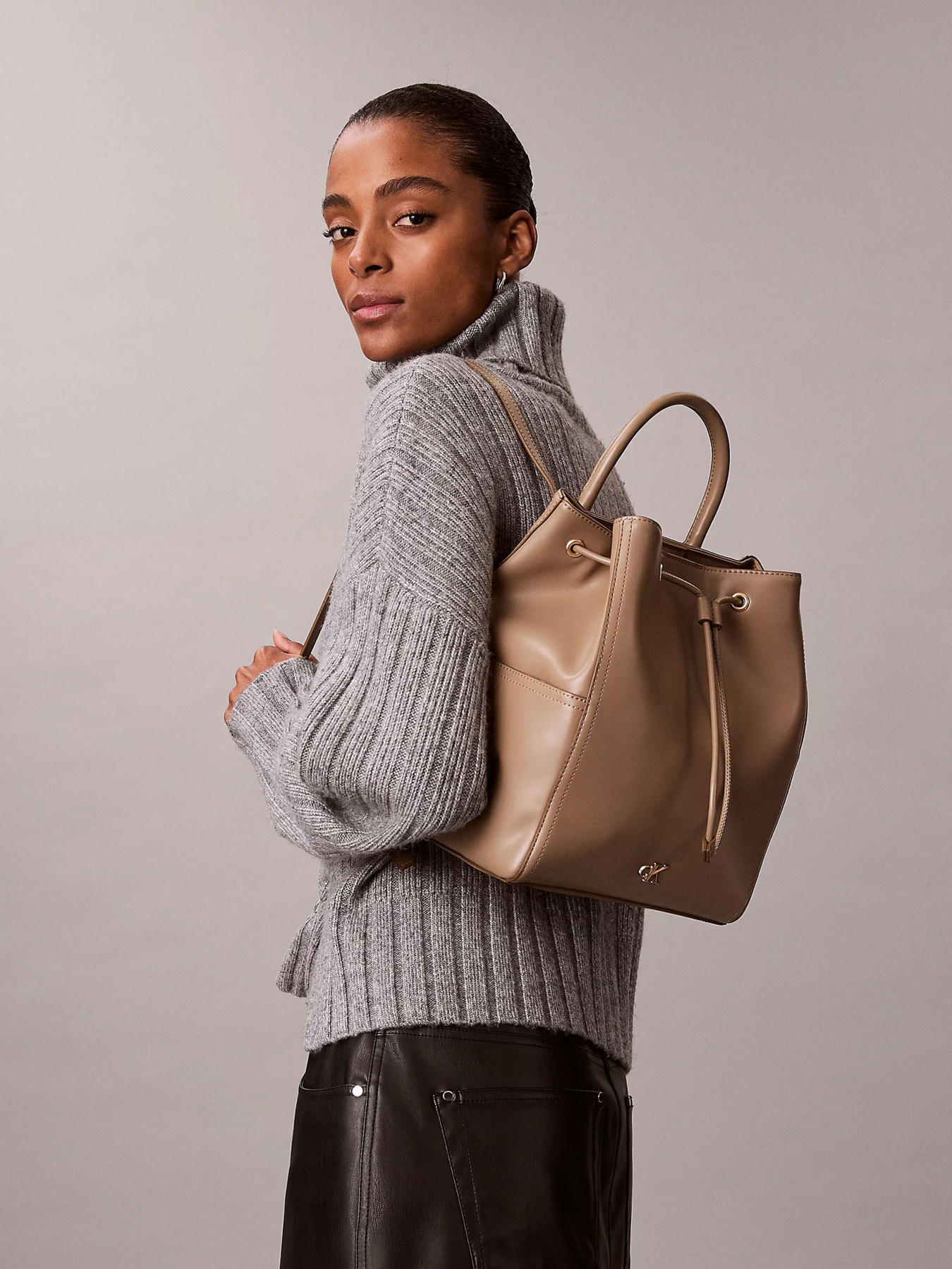 Рюкзаки Calvin Klein CK DRAWSTRING BACKPACK модель LV04F3329G-VFU Фото