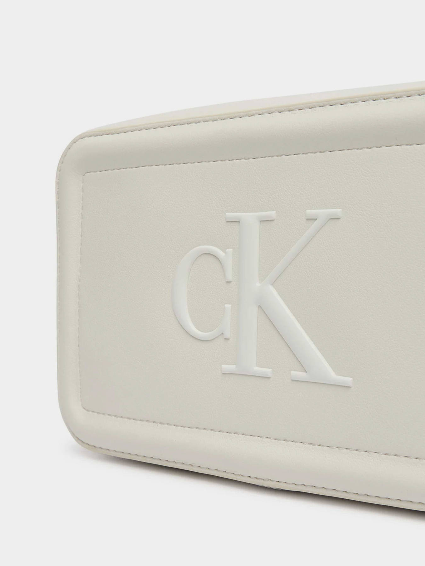 Сумки Calvin Klein BOLD CK CAMERA BAG модель LV04F3220G-4LX Сумки Calvin Klein BOLD CK CAMERA BAG модель LV04F3220G-4LX Фото